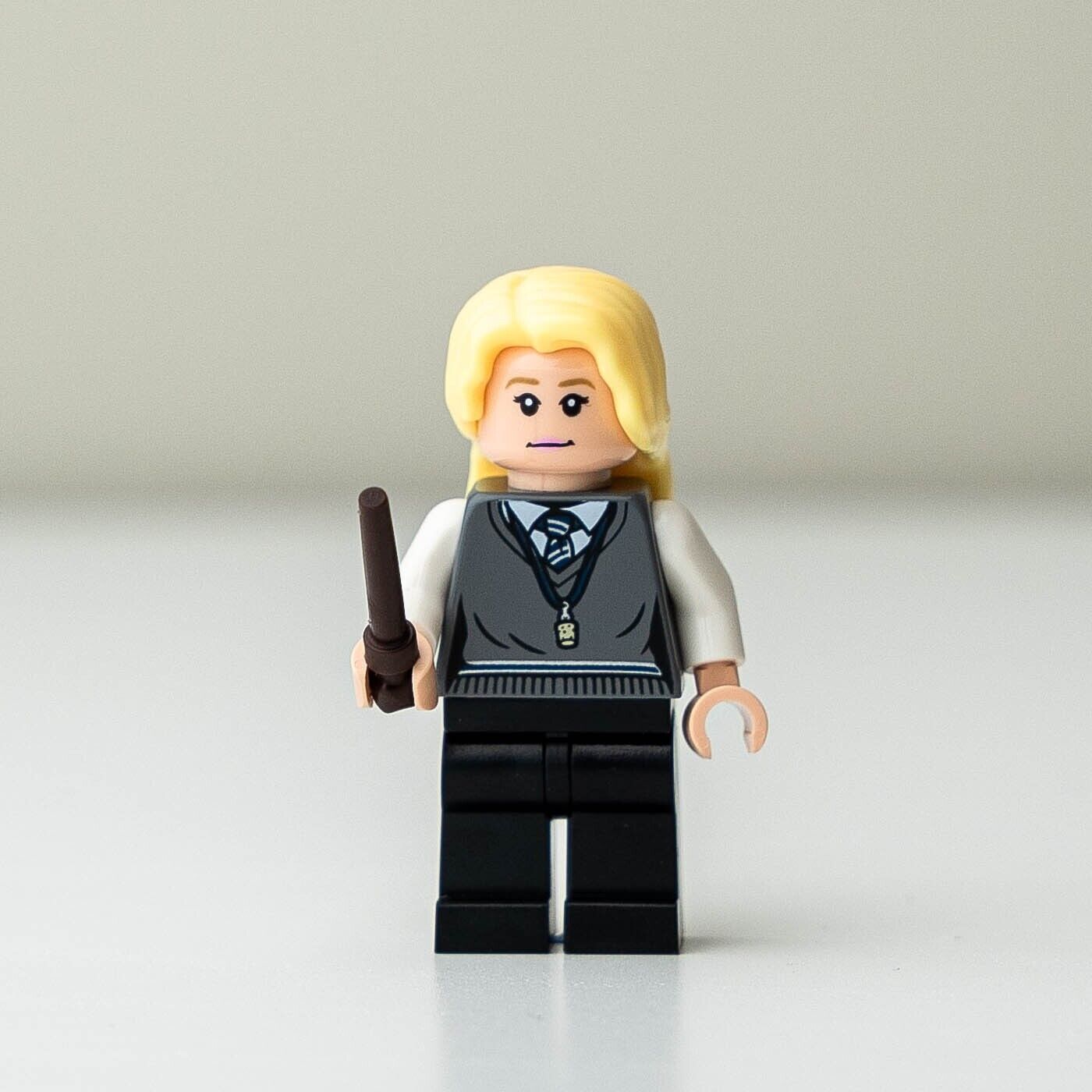 NEW Lego Harry Potter Minifigure - Luna Lovegood, Ravenclaw Vest (hp239) 75966 - StudBee