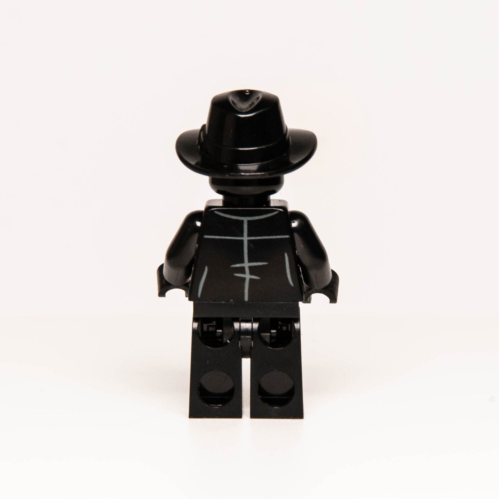LEGO Spider-Man Noir Minifigure w/ Shirt Tail 76150 (sh614a) - StudBee