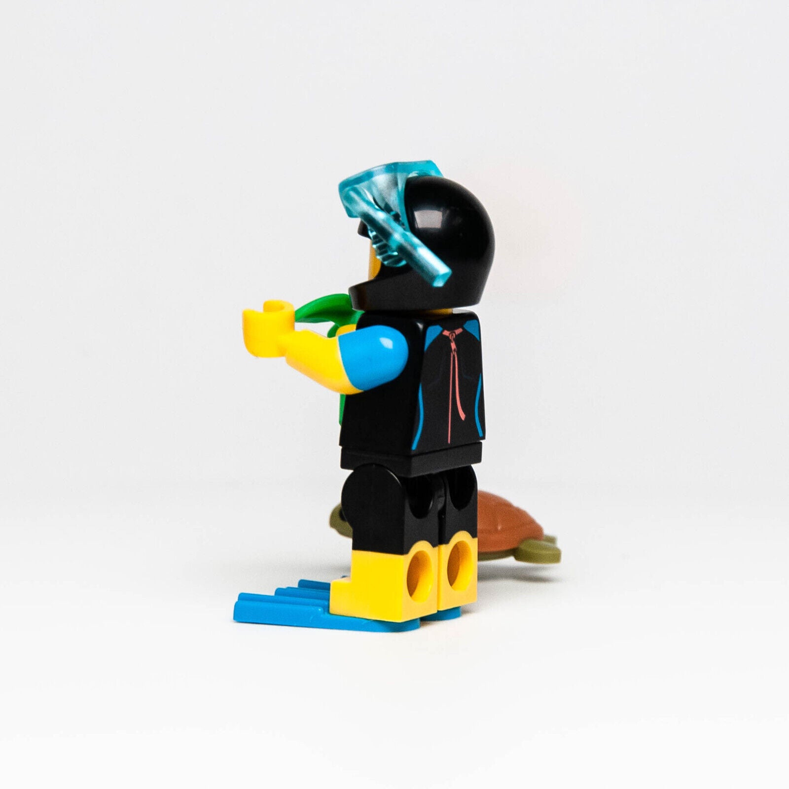 LEGO Series 20 CMF Minifigure 71027 - Sea Rescuer Snorkle (col20-12) Turtle - StudBee