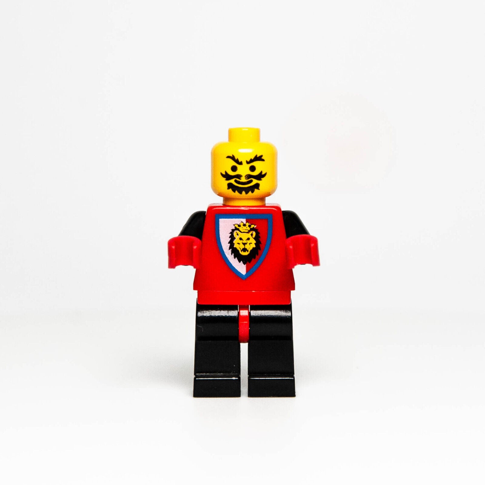 LEGO Castle Royal Knights Minifigure (cas551) 9376 Lion Crest, Black Visor