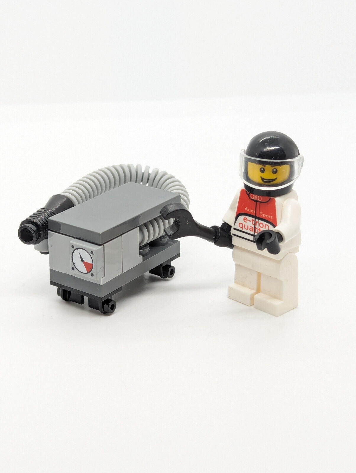 LEGO Speed Champions Minifigure - Audi R18 e-Tron quattro Driver (sc024) 75872 - StudBee
