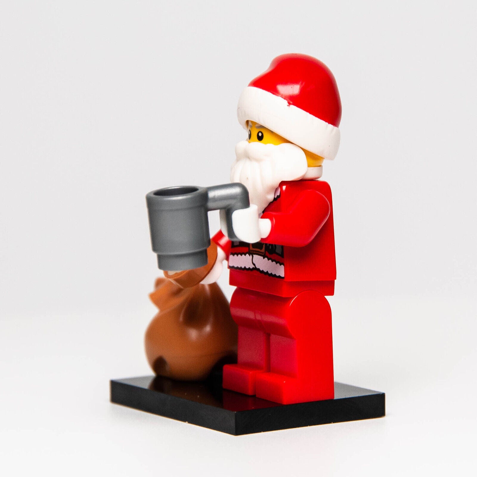 LEGO CMF Series 8 Set - Santa plus Mug & Cookie 8833 (col08-10 col122) (wtr - StudBee