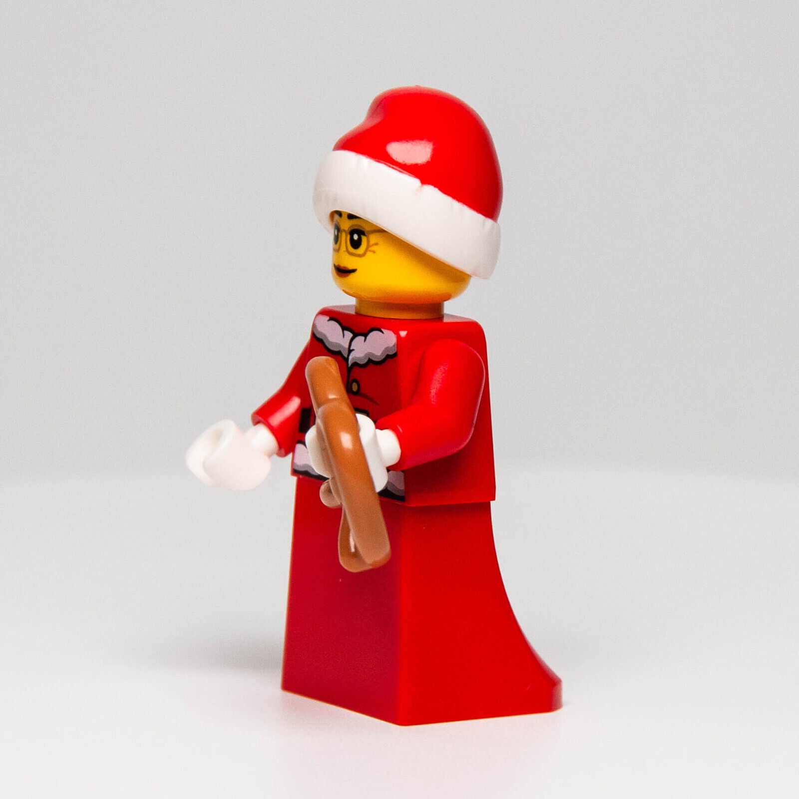 New Lego Holiday (BAM )Christmas Minifigure - Mrs. Claus w/ Pretzel 2022 - StudBee