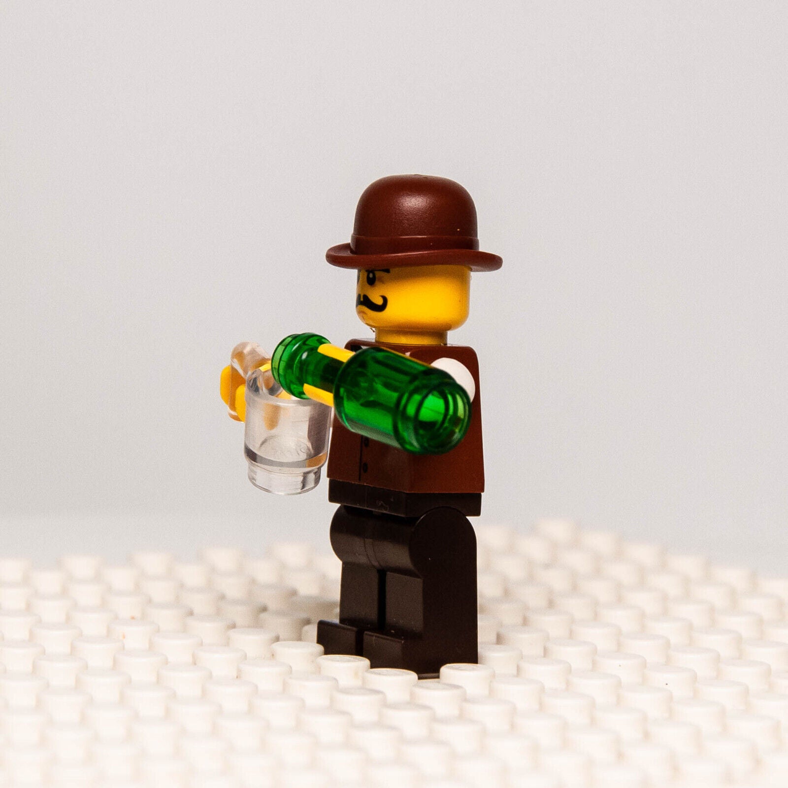 The LEGO Movie Minifigure - Sudds Backwash (tlm036) -  70812 Western Bartender - StudBee