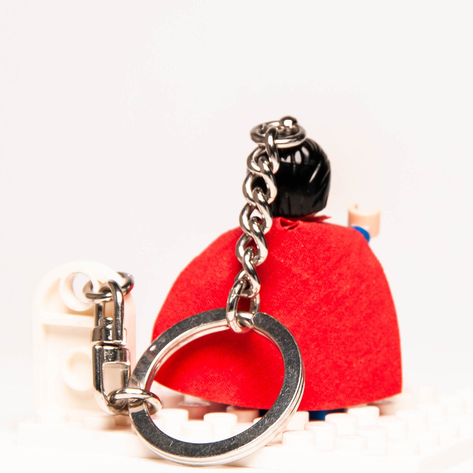 LEGO Minifigure Key Chain - Superman (853430) DC Comics Super Heroes sh003 - StudBee