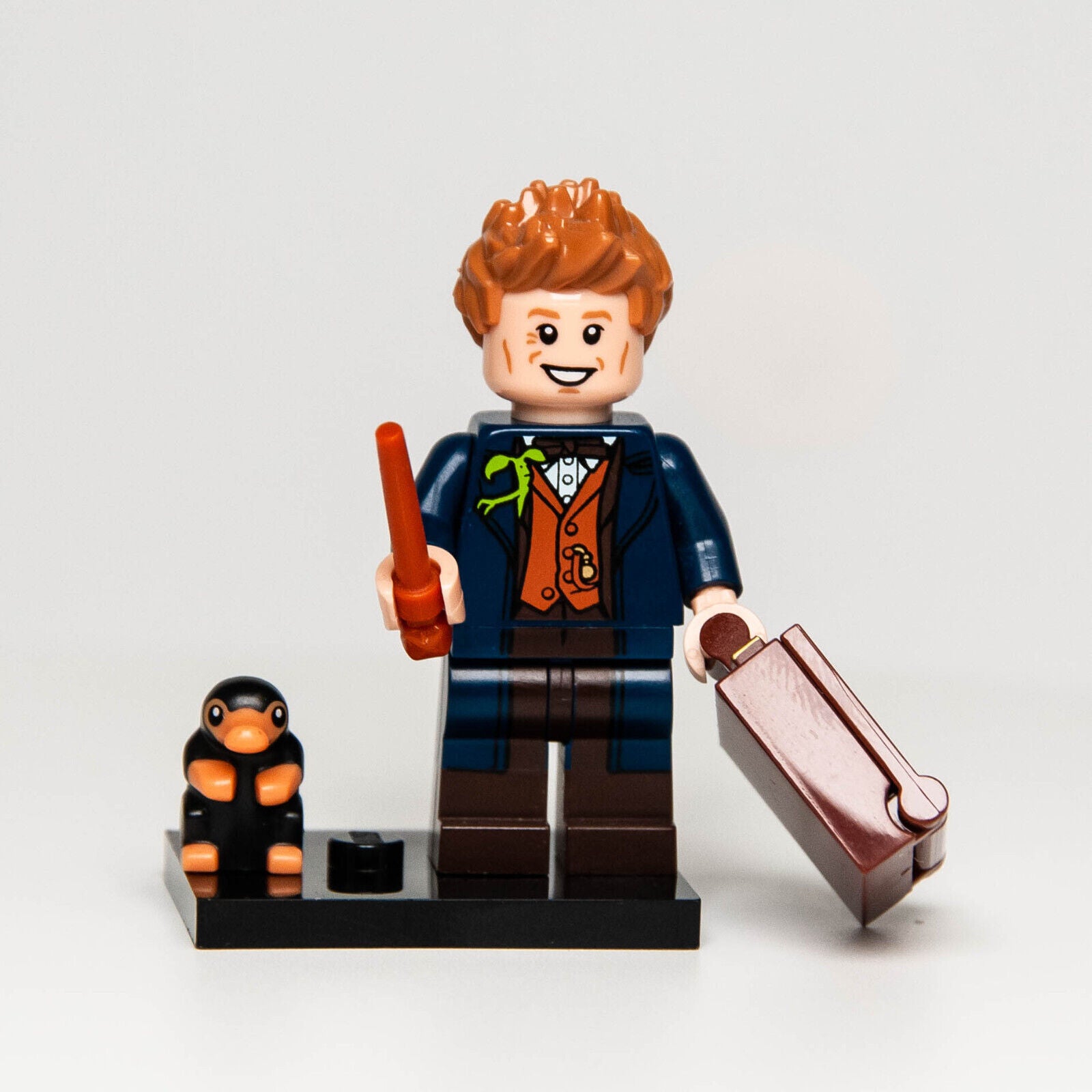 LEGO CMF Harry Potter Series 1 - Newt Scamander & Niffler (colhp-17) 71022 - StudBee