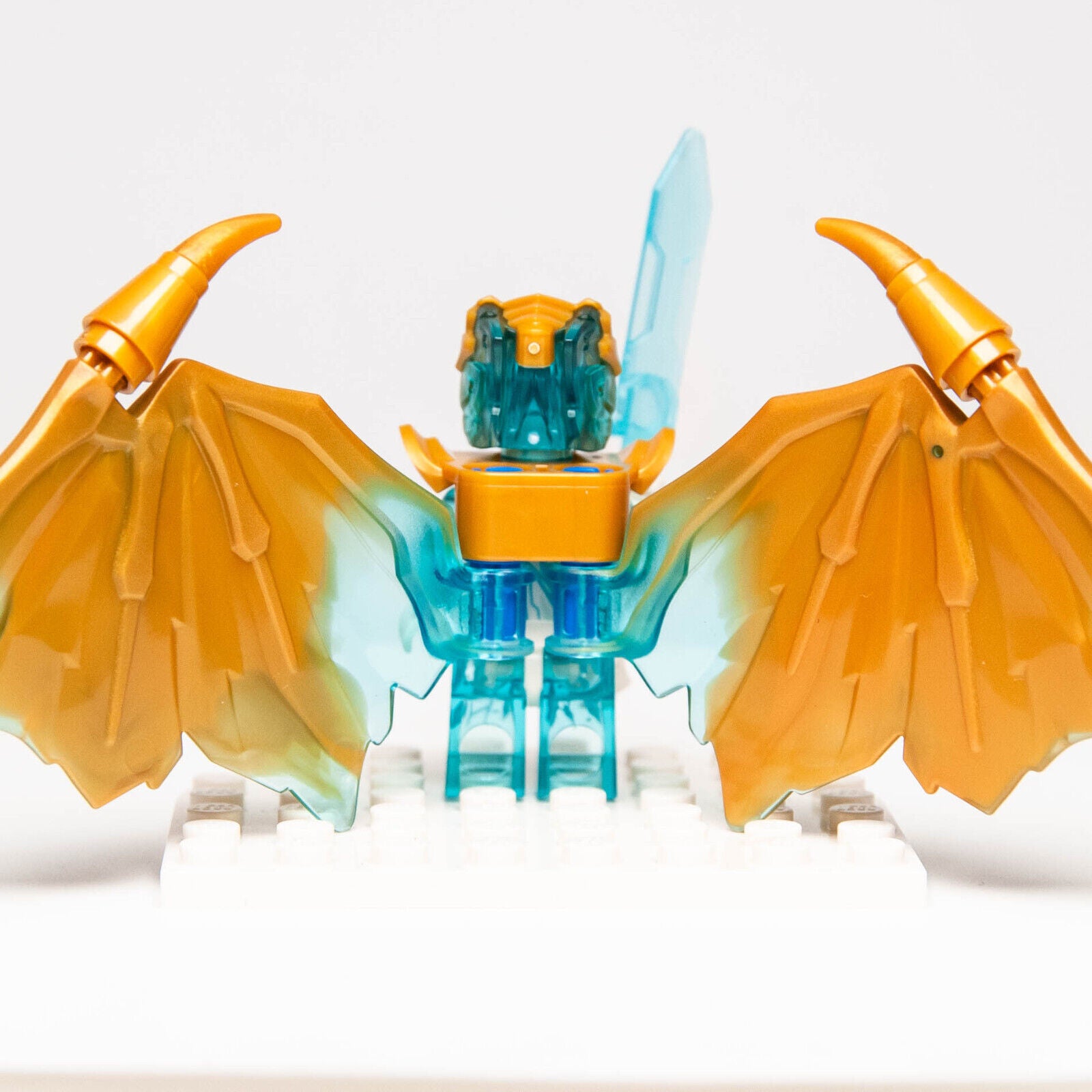 New Lego Ninjago Crystallized Minifigure: Golden Dragon Zane (njo770) 71773 - StudBee