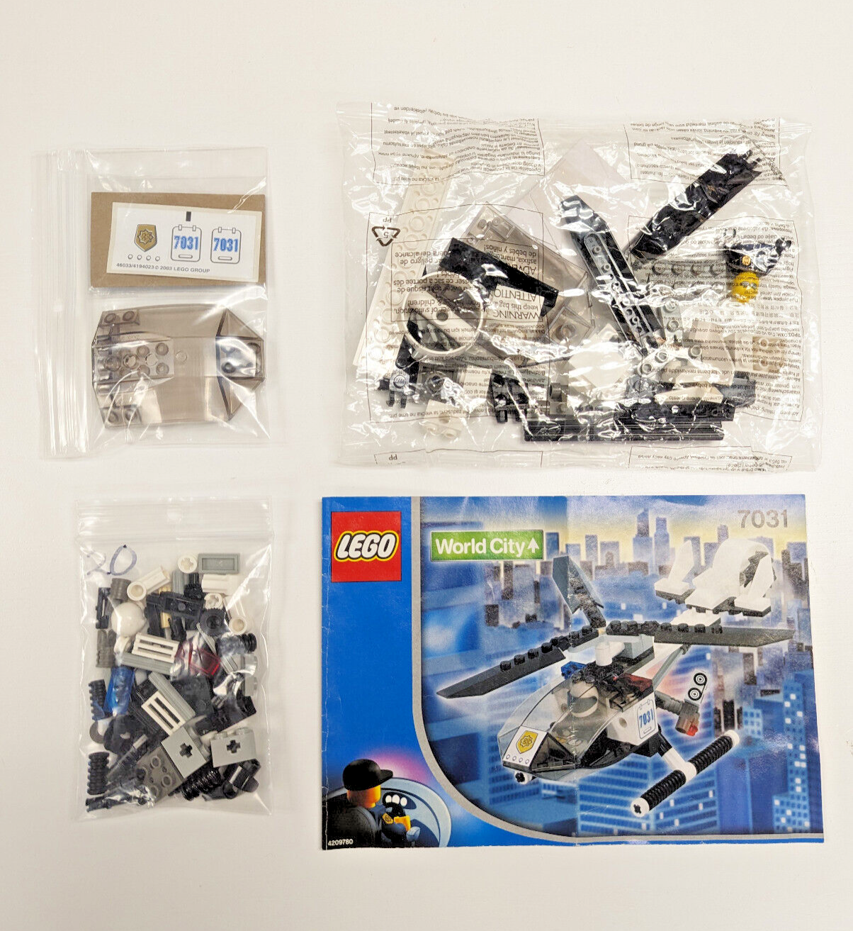 NEW Vintage Lego World City 7031 - Police Helicopter Pilot - No Box (wc008)