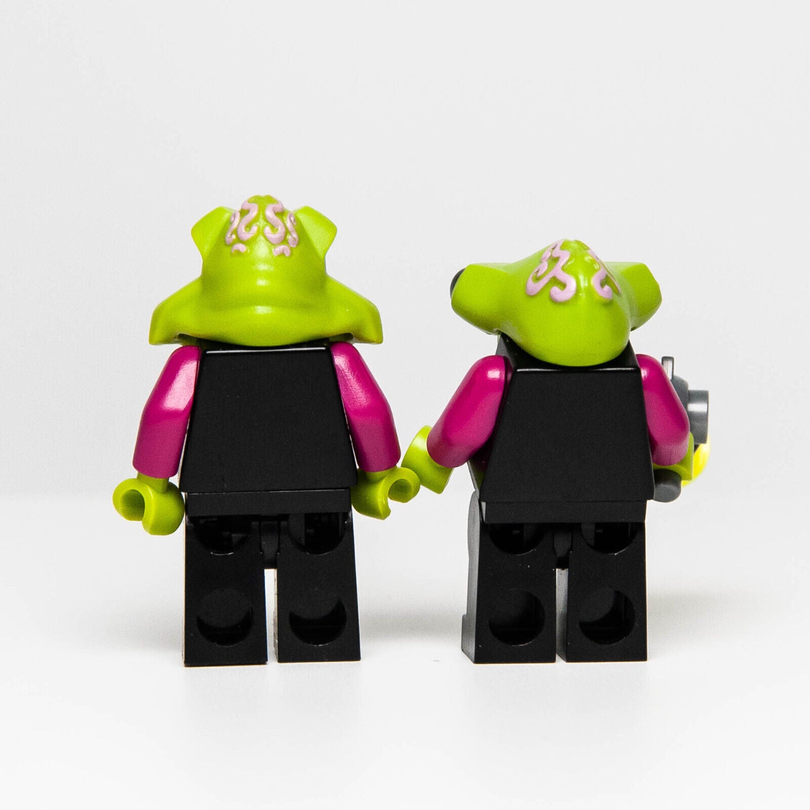 (Lot of 2) LEGO Space Alien Conquest Pilot and Trooper w/ Guns (ac002 ac003) - StudBee