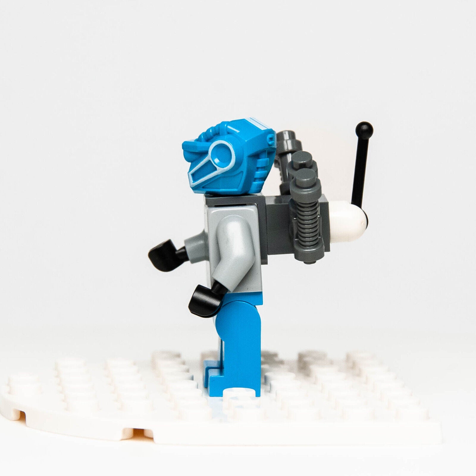 LEGO Galaxy Squad Space Minifigure - Robot Sidekick (gs004) 70709 Dark Azure - StudBee