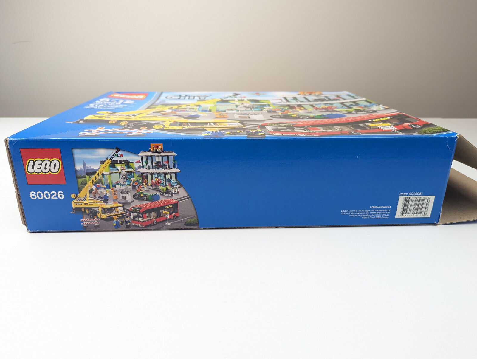 LEGO CITY: Town Square (60026) 100% Complete w/ Box, Instructions - StudBee