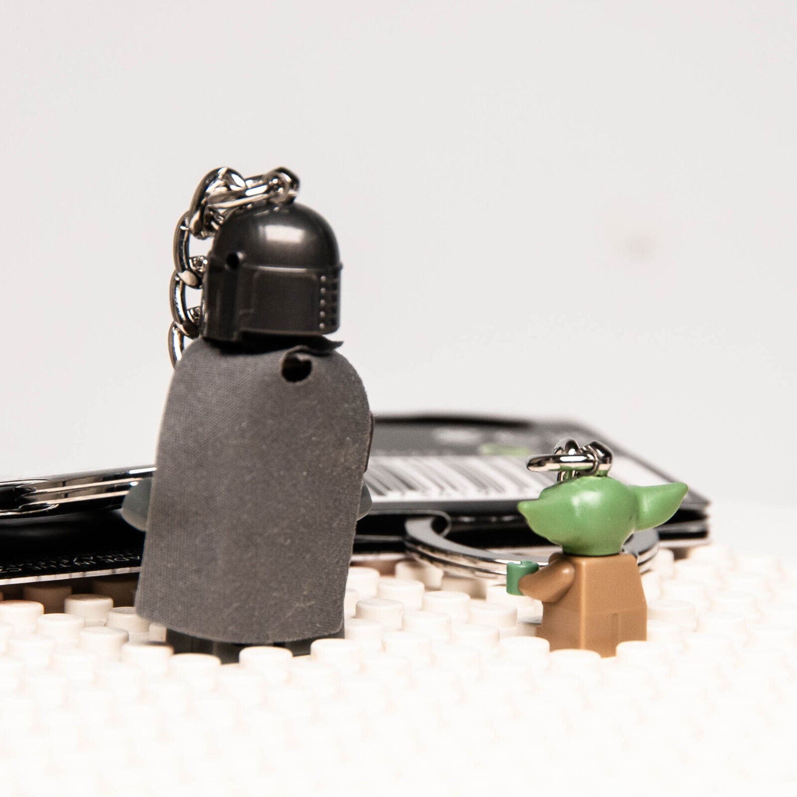 Lego Star Wars The Mandalorian and Grogu Baby Yoda Keychain bundle 854187 854124 - StudBee