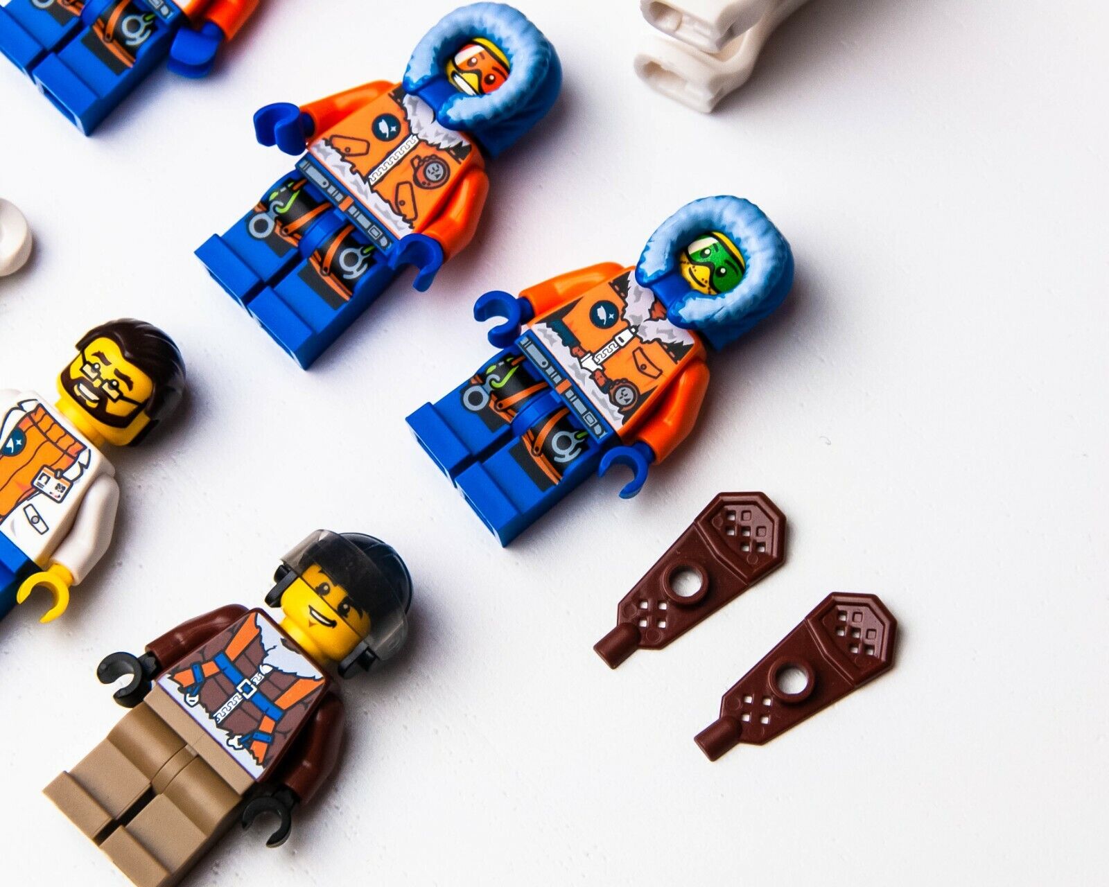 LEGO Arctic Minifigure Lot - Polar Bear Husky Dogs - Base Camp - 60036 (brr - StudBee