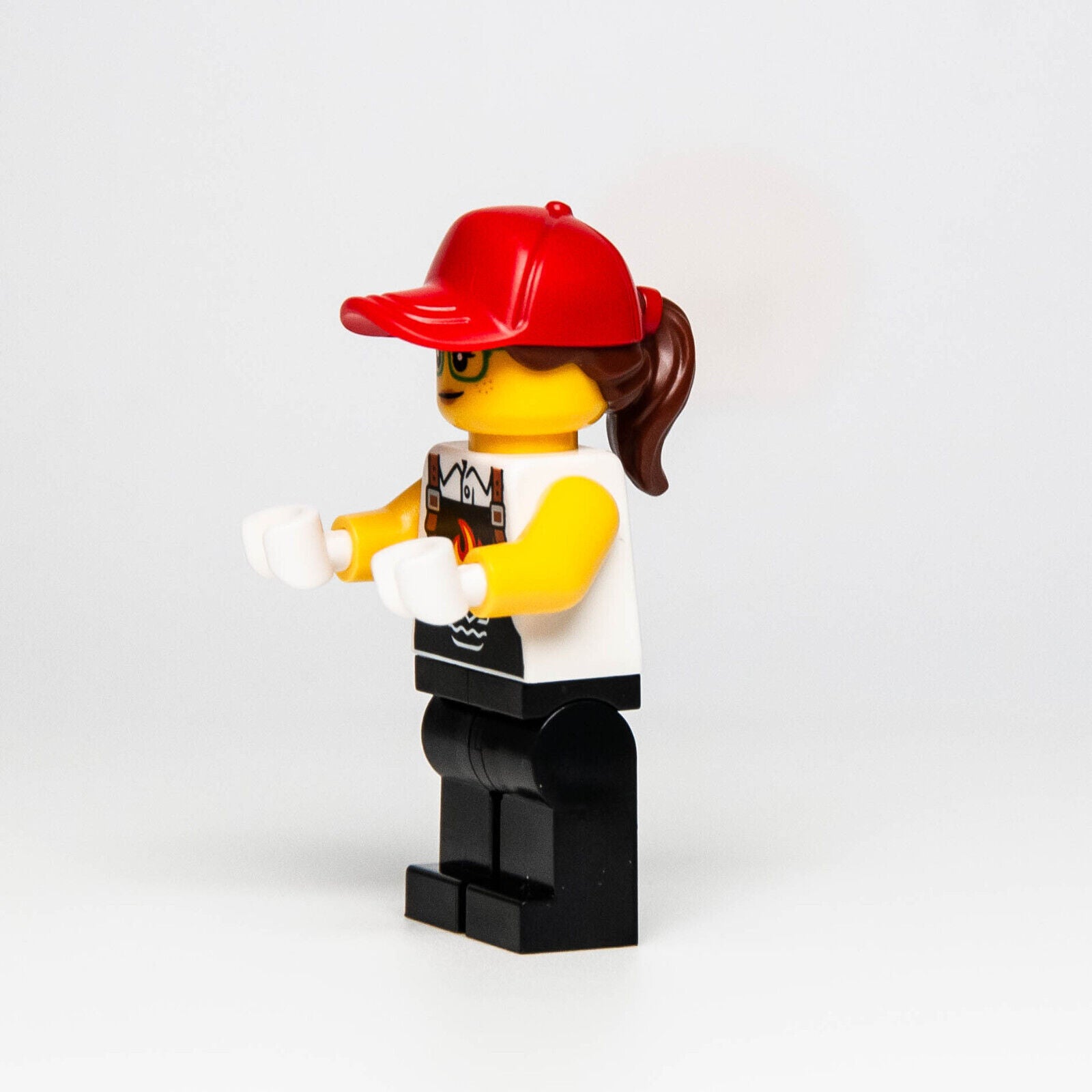 NEW LEGO City Minifigure - Burger Food Truck Vendor (twn495) 60404 - StudBee