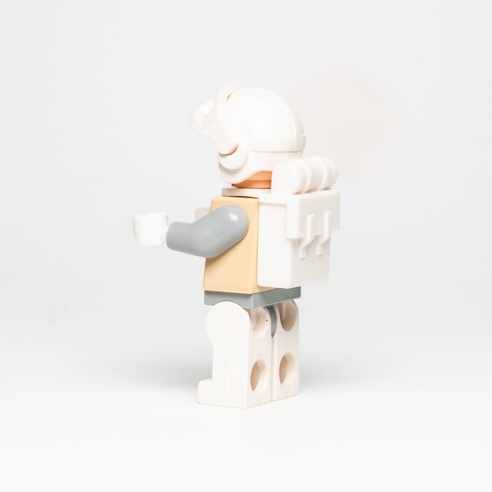 Lego Star Wars Minifigure - Hoth Rebel - Nougat Head, Snow Goggles (sw0252) 7749 - StudBee