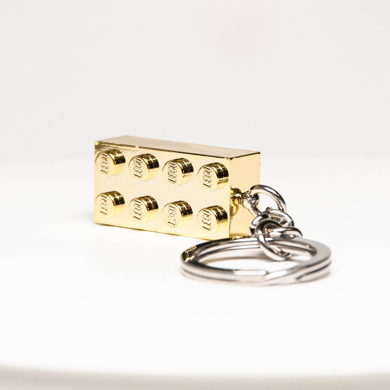 Lego Chrome Gold 2x4 Brick Keychain -  2009 (852445b) Masters - StudBee