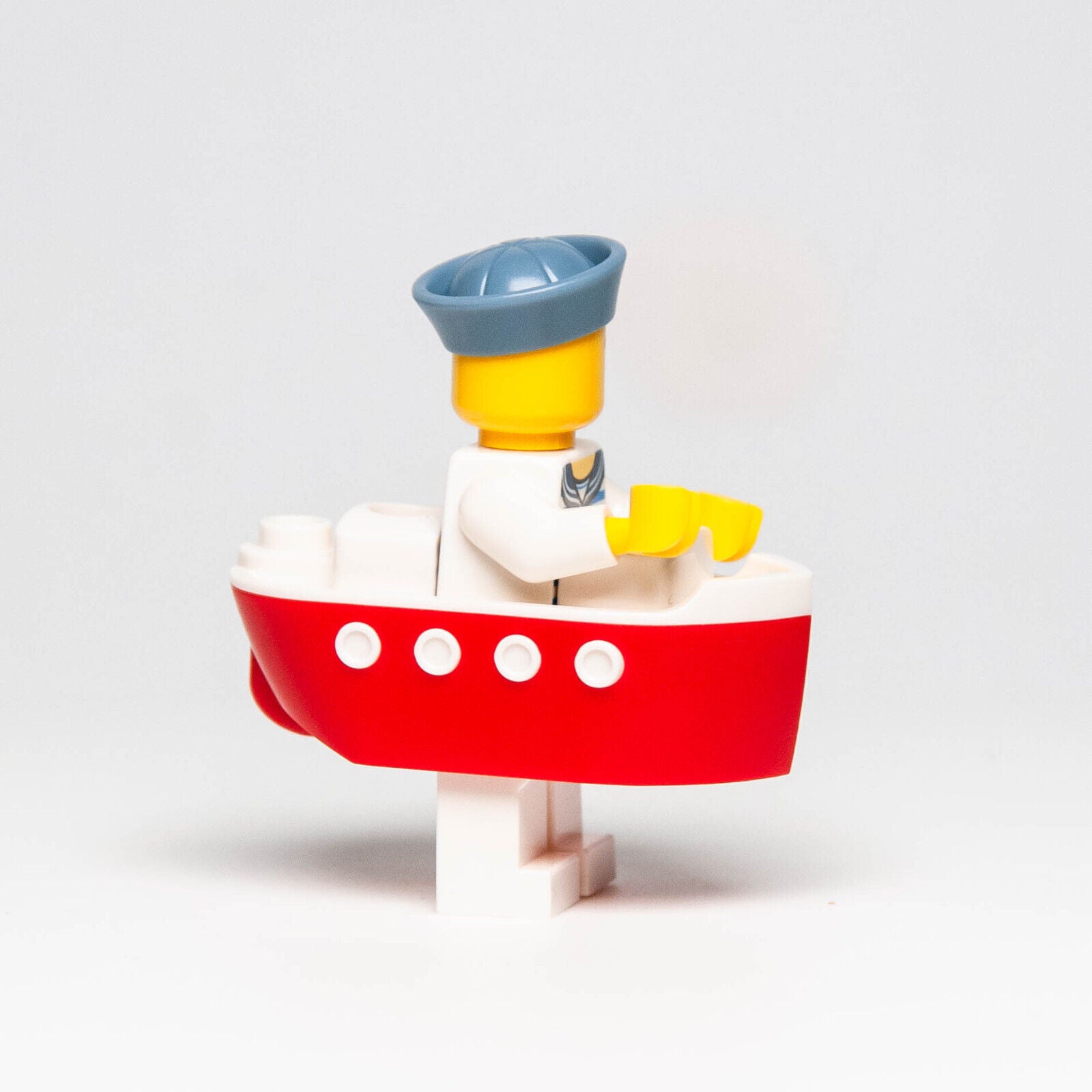 New LEGO 2023 BAM Minifigure - Red Ferry Boat Costume Sailor Guy - StudBee