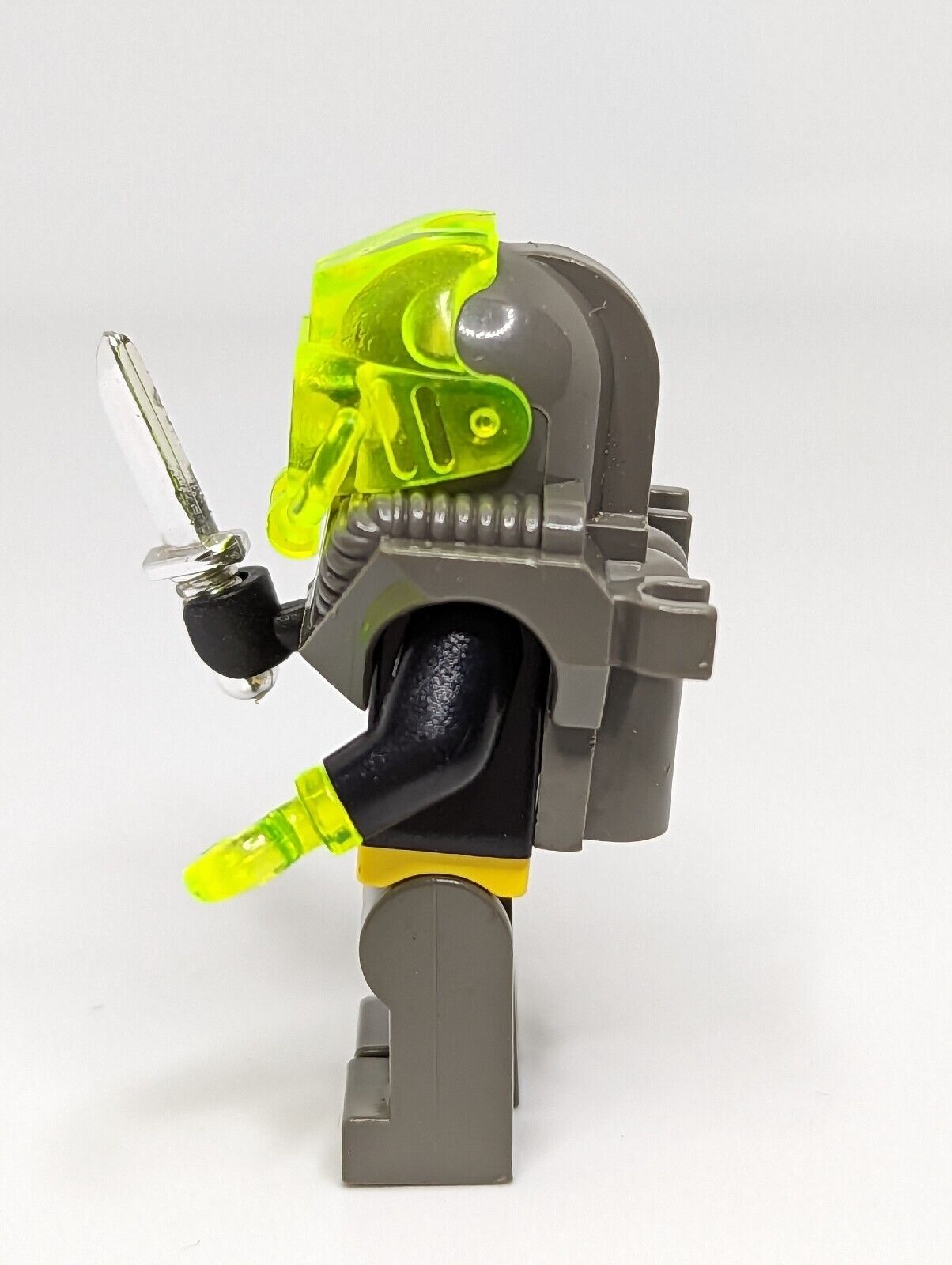 LEGO Aquazone Minifigure - Aquaraider 1 Neon Hook  2160 2162 (aqu004) - StudBee