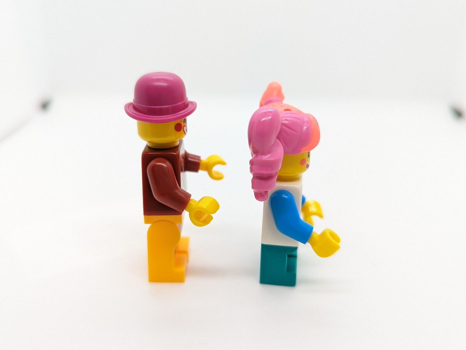 New Lego BAM Minifiguress - (hol297)Birthday Clown w/ Balloon Dog & Girl Clown - StudBee