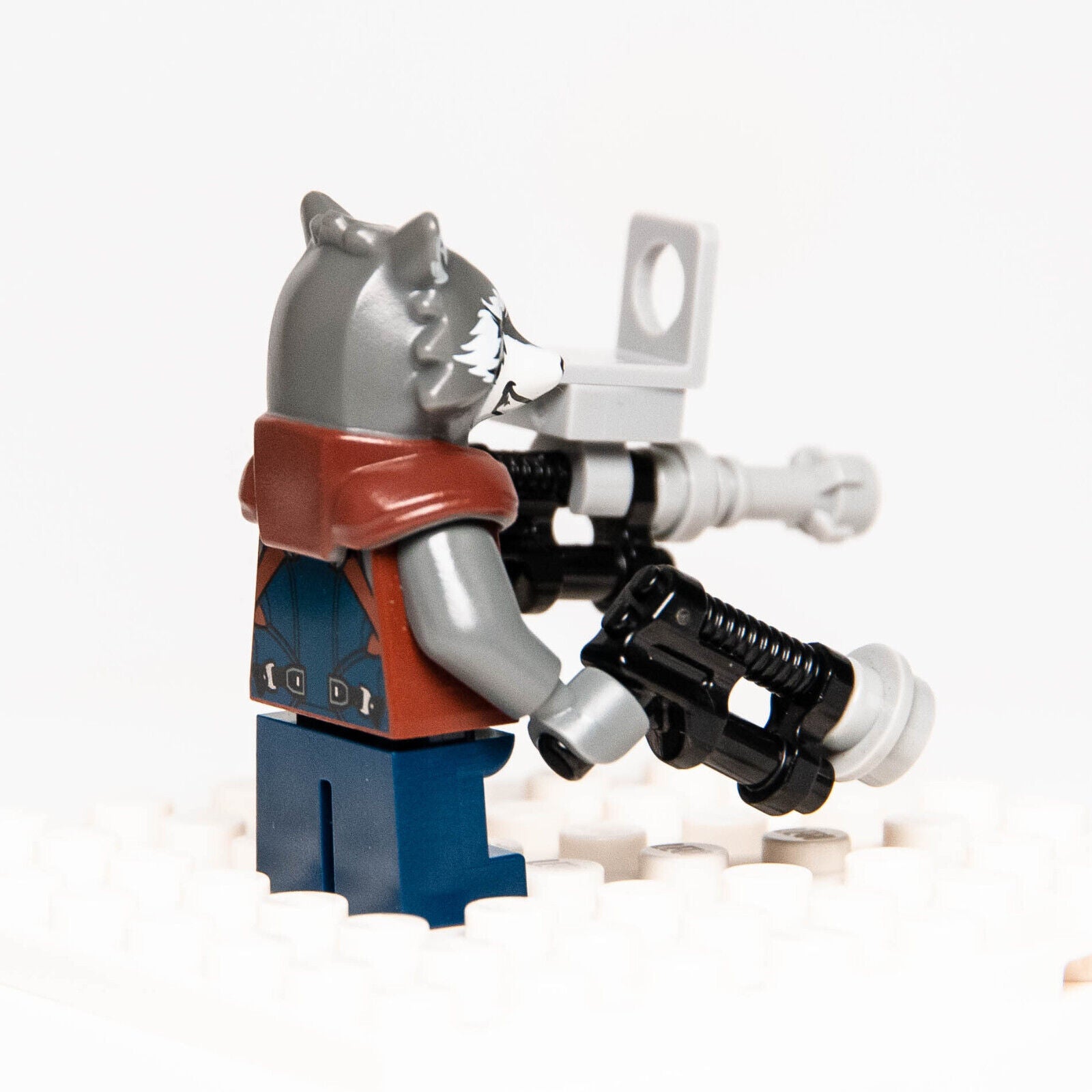 Lego Guardians of the Galaxy Minifigure - Rocket Racoon w Gun (sh384) 76079 - StudBee