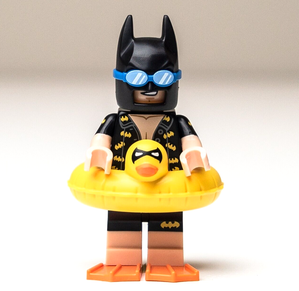 NEW Lego DC Batman Series 1 CMF 71017 Minifig: Beach Vacation Batman (coltlbm-5) - StudBee