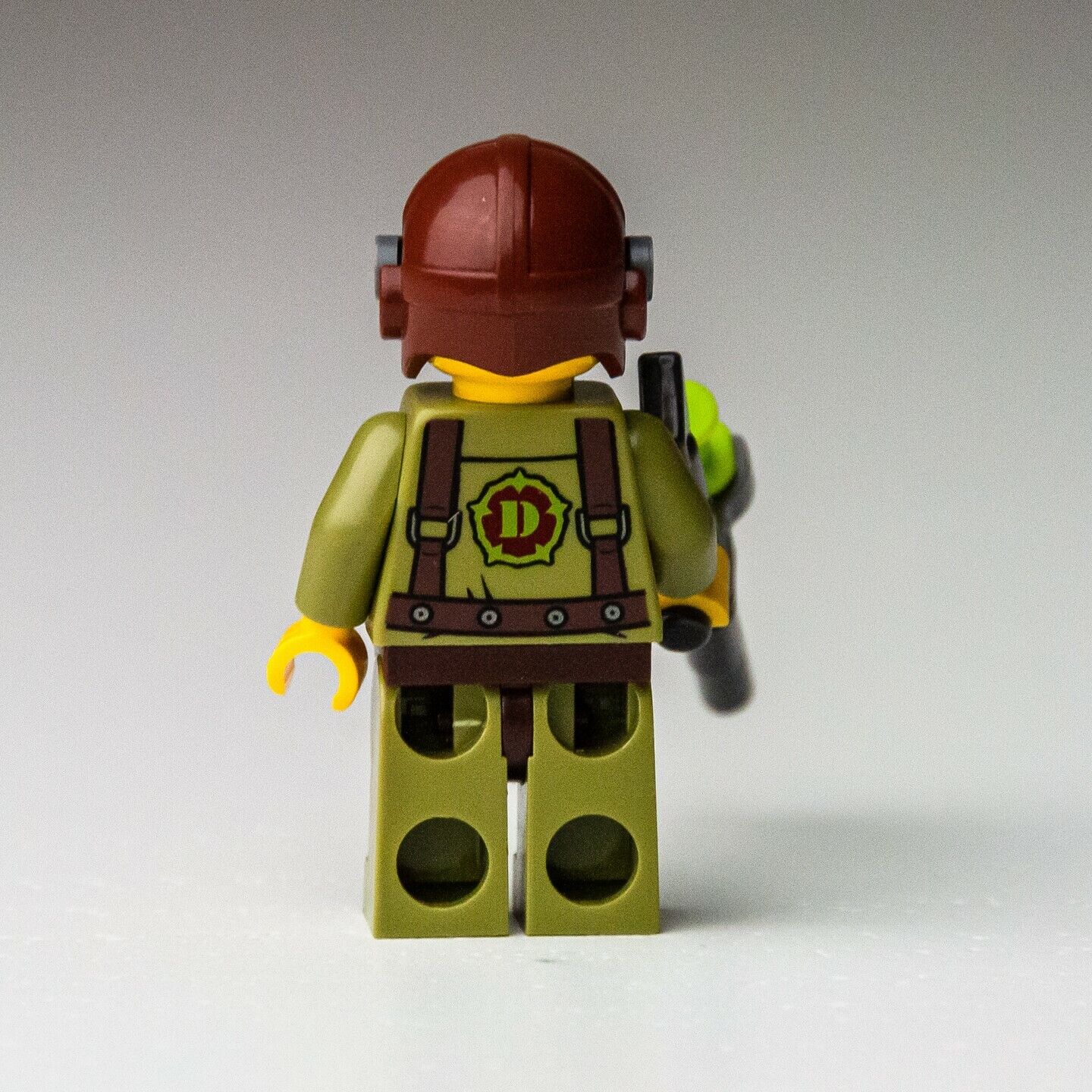 LEGO Hero - Helicopter Pilot - (dino002) Minifigure Dino Defense Jurassic - StudBee