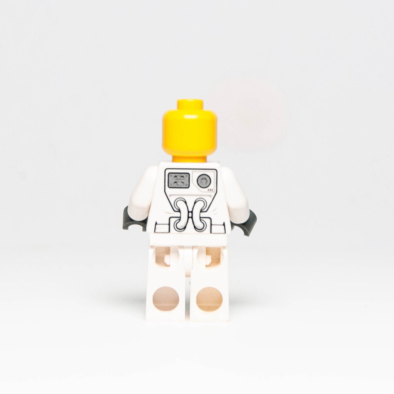 LEGO Space Minifigure Kingdoms CMF -Female Astronaut (col279) 5002147 TRU (sp - StudBee