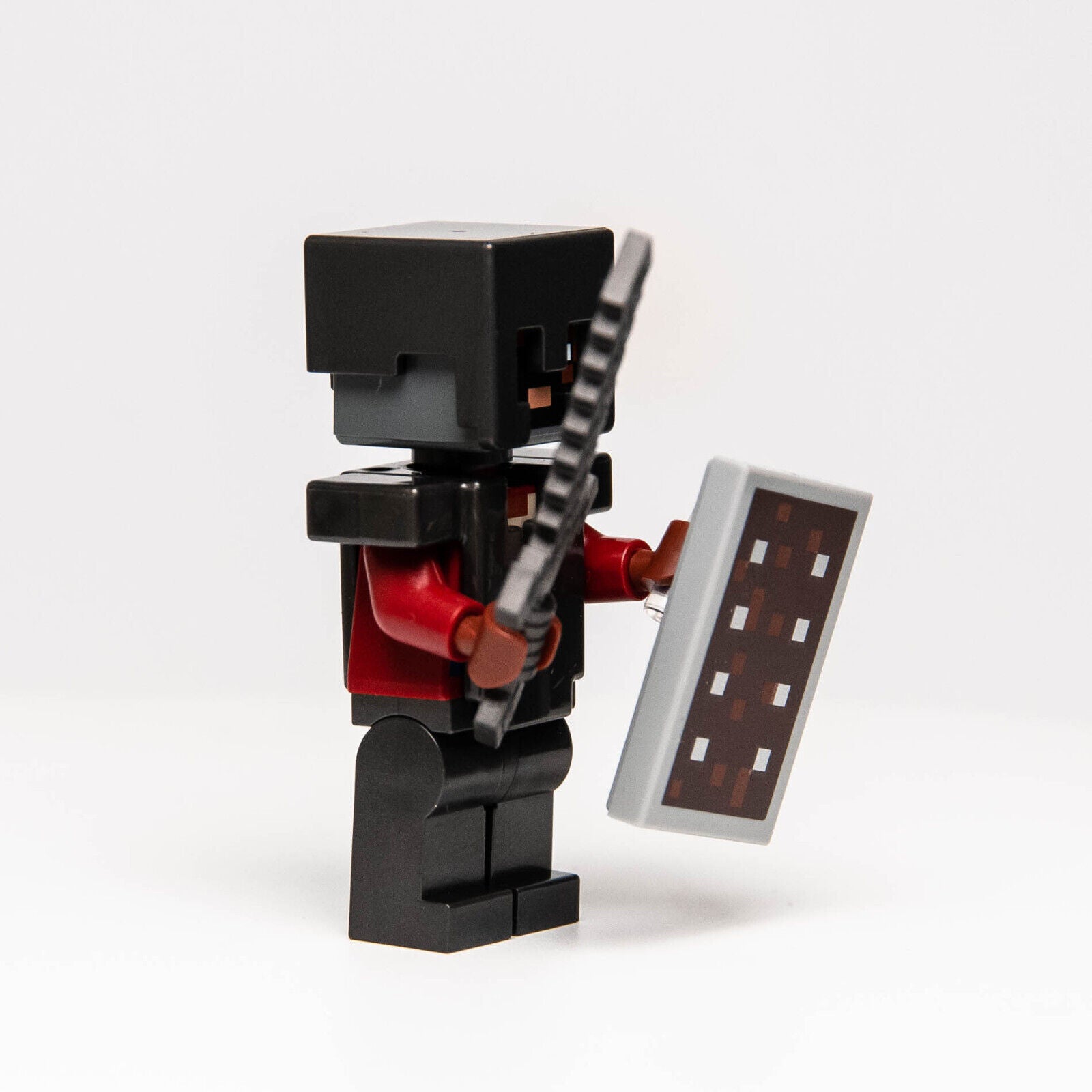 New LEGO Minecraft Minifigure: Netherite Knight (min147) Deep Dark Battle 21246 - StudBee