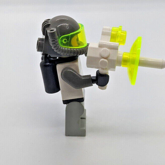 LEGO Space Minifigure Exploriens with Breathing Apparatus (sp012) 6982 6854 6938 - StudBee