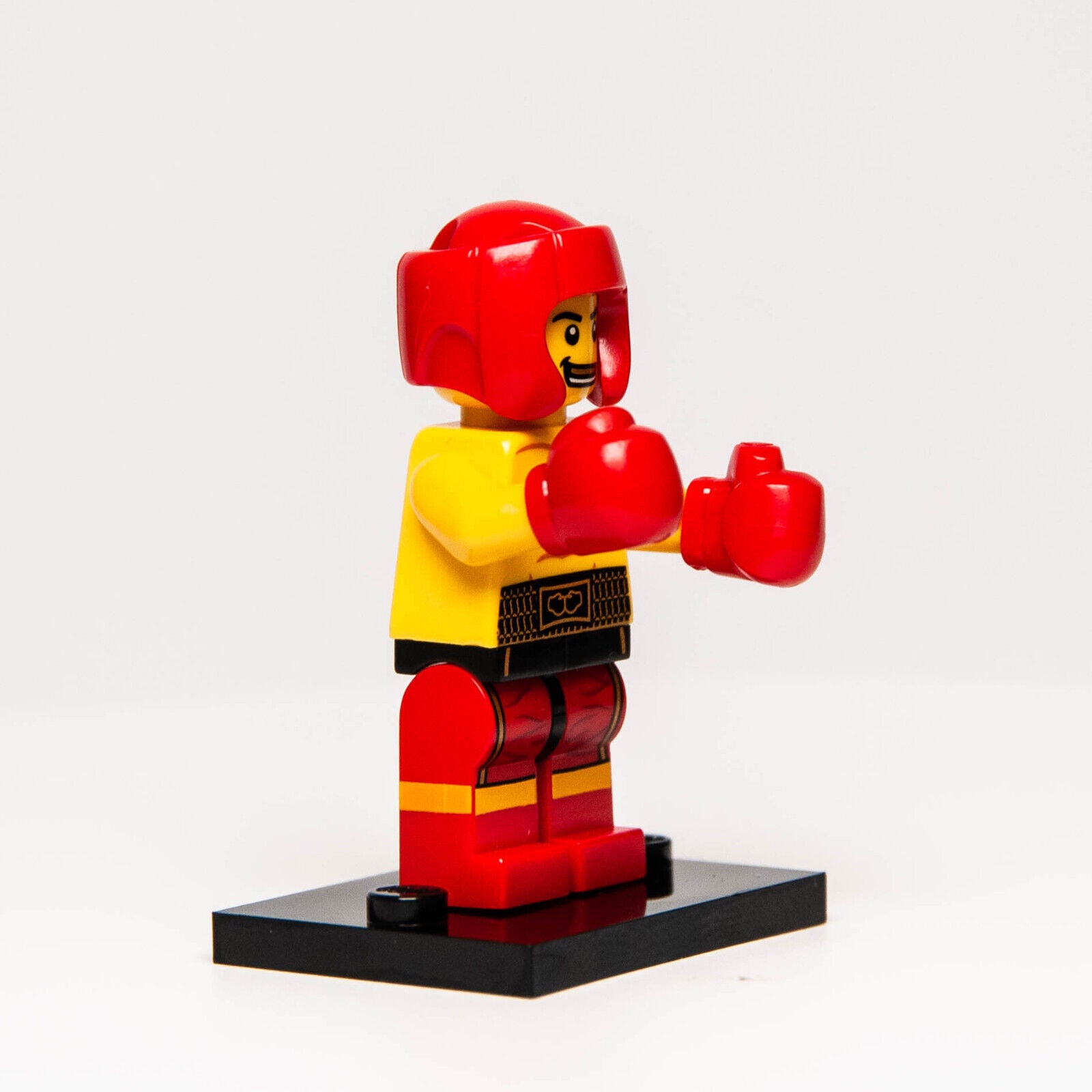 LEGO CMF 8805 Series 5 Minifigure - Boxer with Stand (col05-13) col077 - StudBee