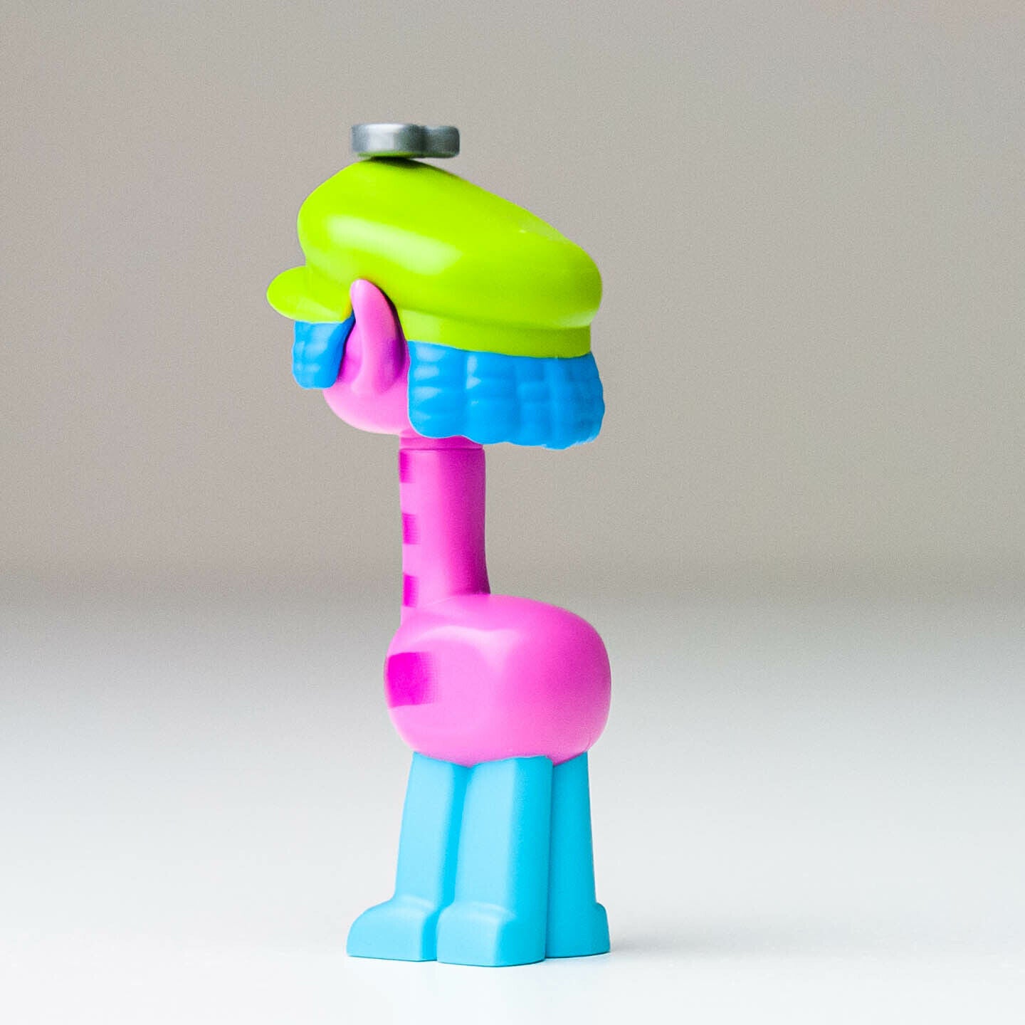 New LEGO Cooper with Flat Silver Heart Minifigure - Vibe City Concert (twt024) - StudBee