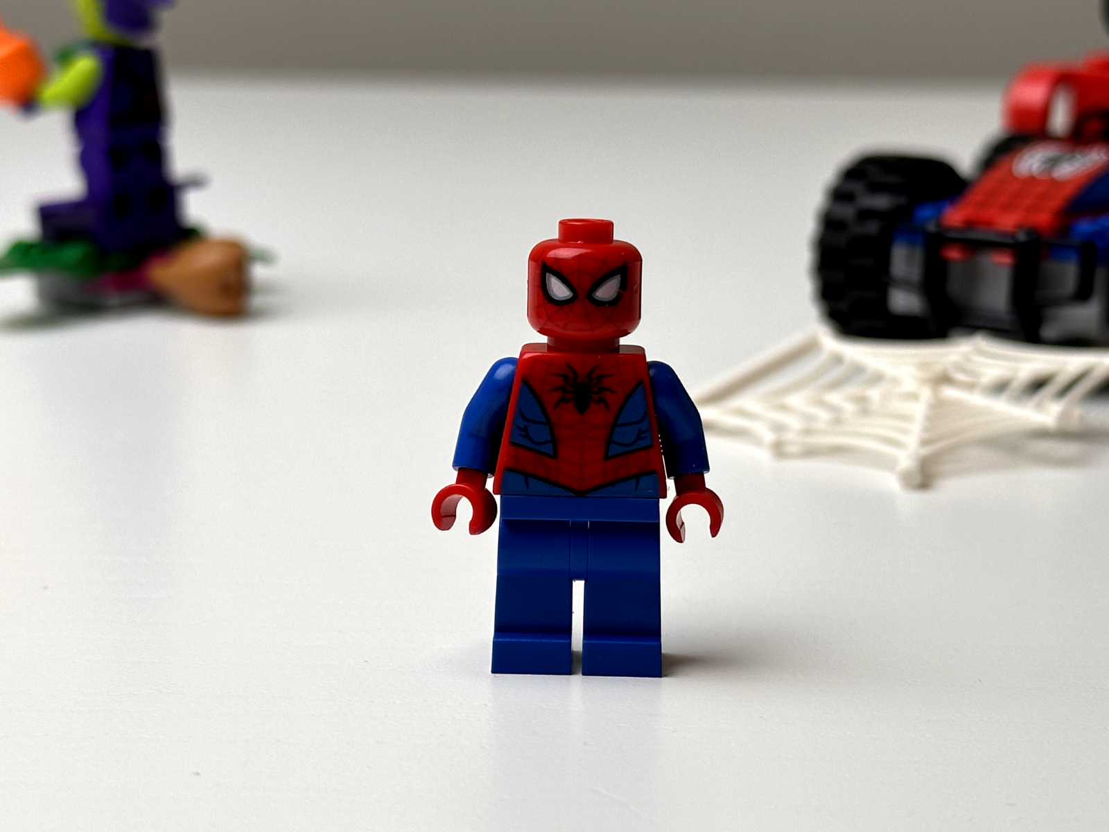 Lego 76133 Spider-Man Car Chase - Complete with Box & Manual - StudBee