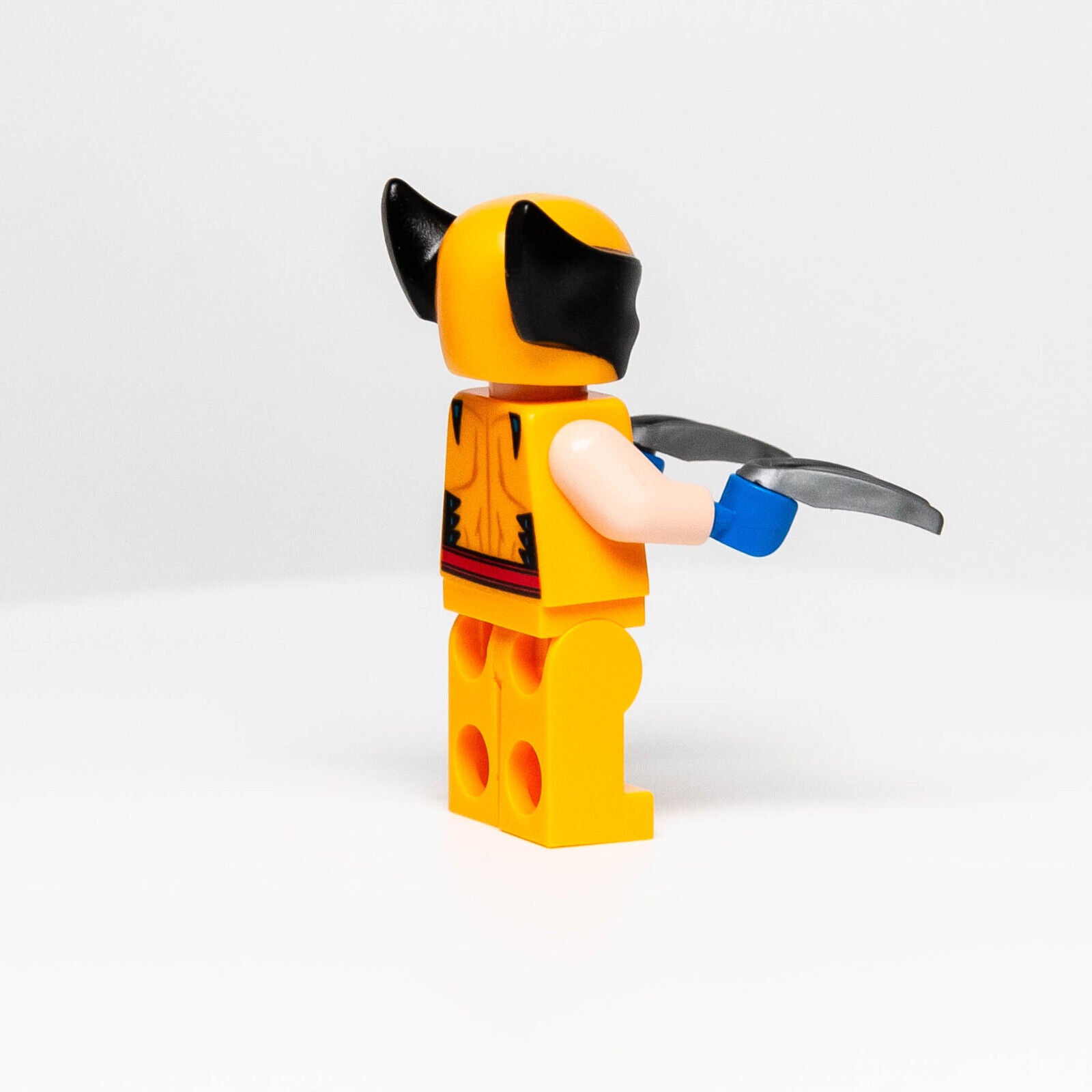 NEW LEGO Wolverine w/ Blue Hands 76202 Marvel X-Men (sh805) plus Claws - StudBee