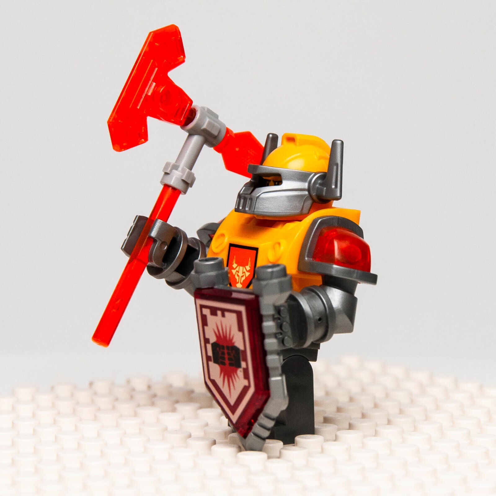 Lego Nexo Knights Minifigure - Battle Suit Axl w/ Shield & Weapon (nex079) 70365 - StudBee