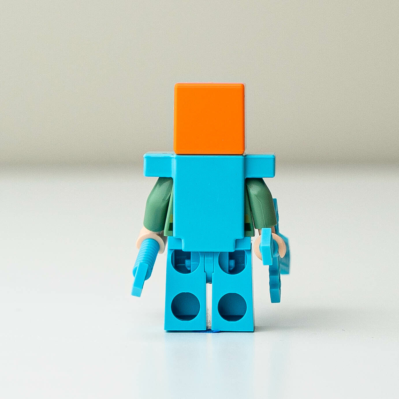 New LEGO Alex - Medium Azure Armor Minifigure - The Blaze Bridge 21154 (min070) - StudBee