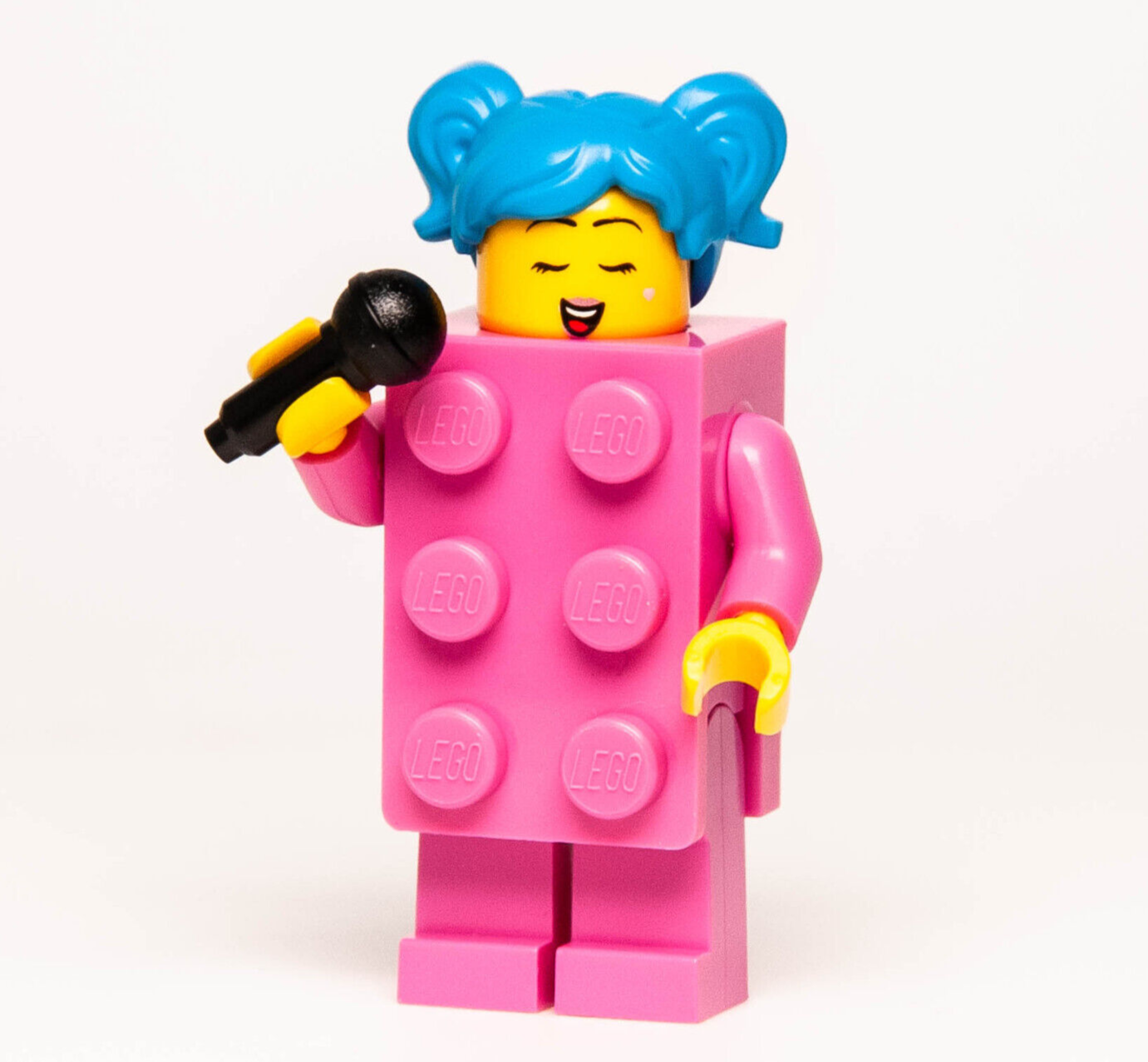 New LEGO BAM 2024 Minifigure - Dark Pink Brick Costume Suit Singer Lady - StudBee