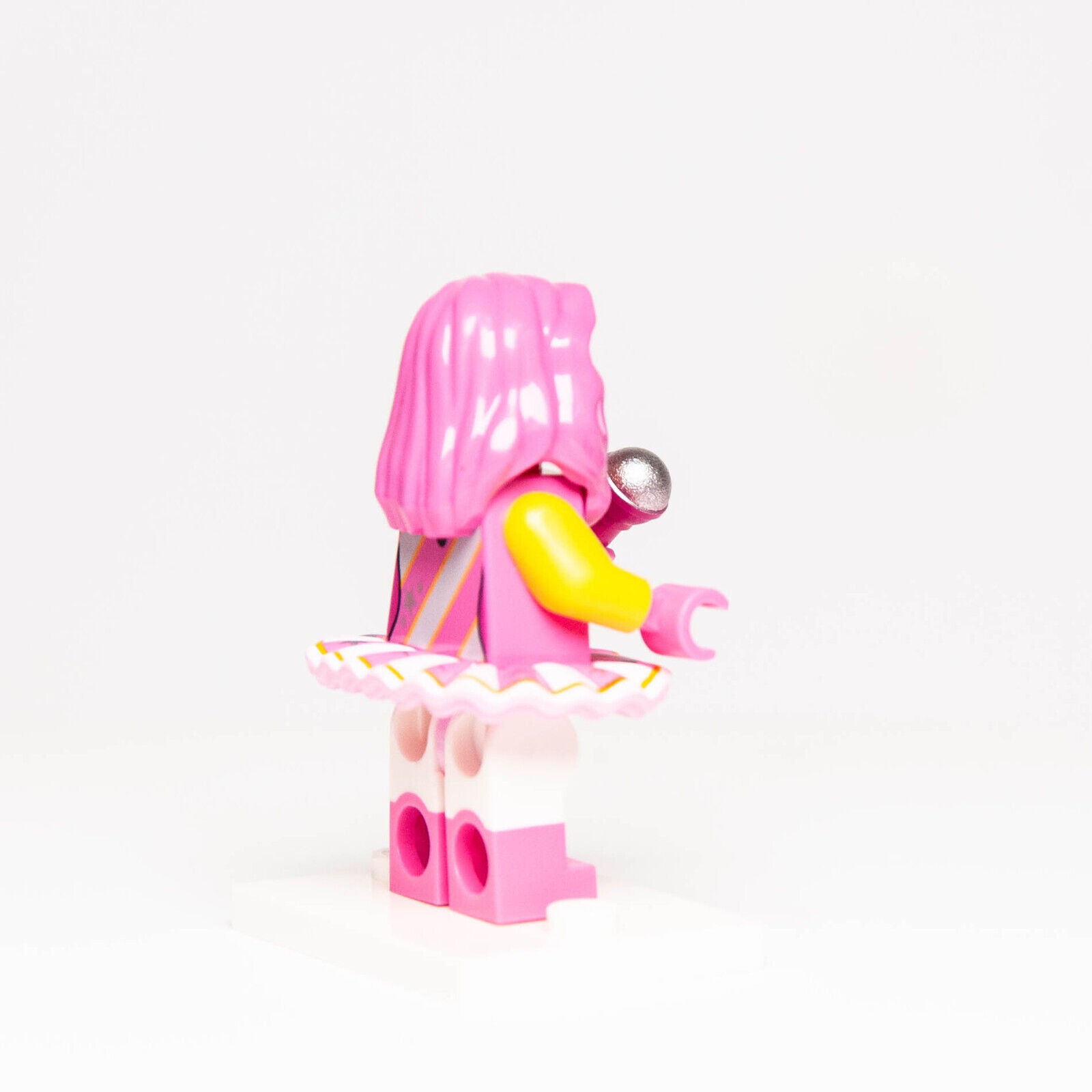 LEGO Movie Series 2 CMF Minifigure: Candy Rapper Pink Singer (coltlm2-11) 71023 - StudBee