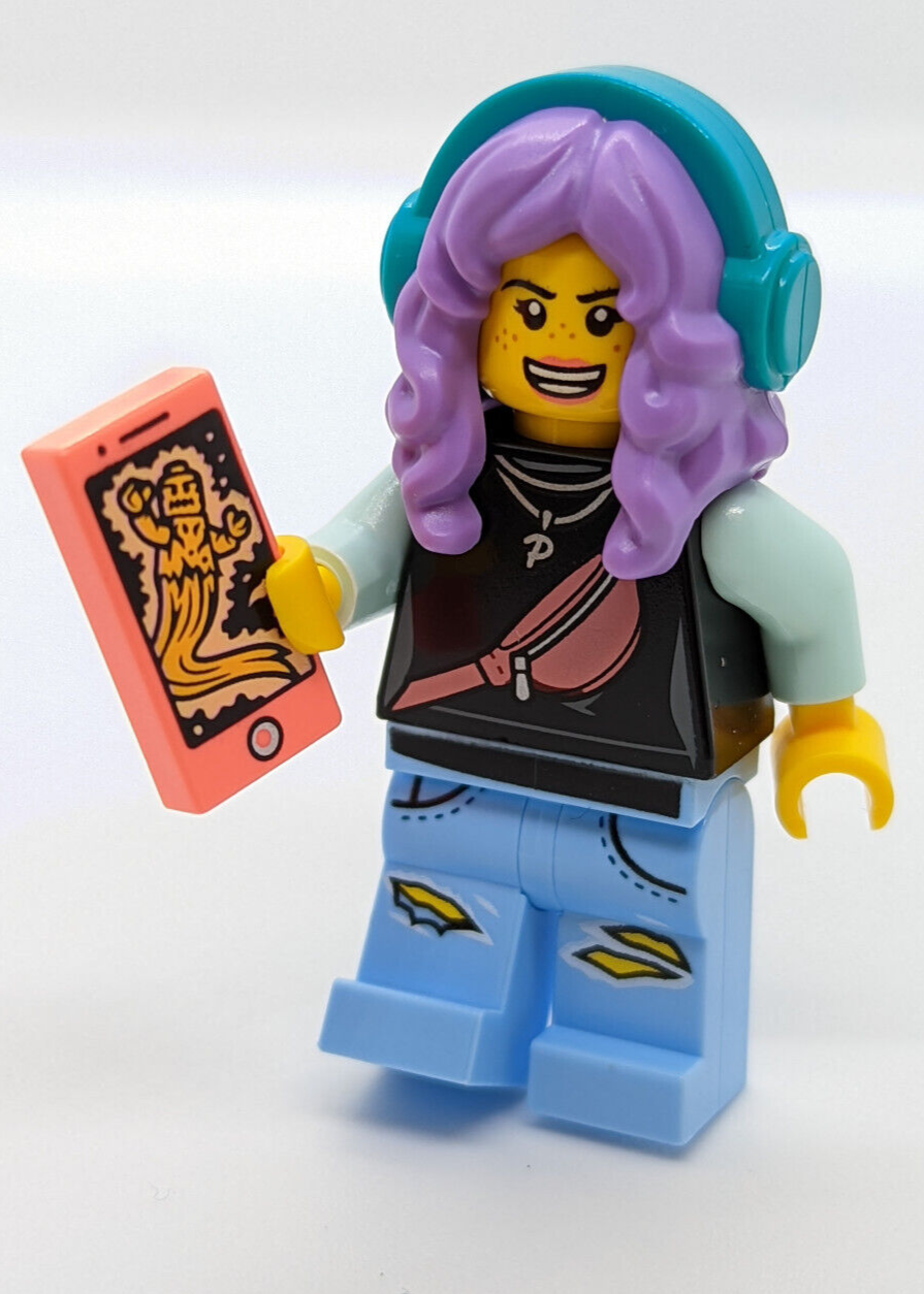New LEGO Parker L. Jackson - Black Top, Headphones (hs049) 70430 w/ Cell Phone - StudBee