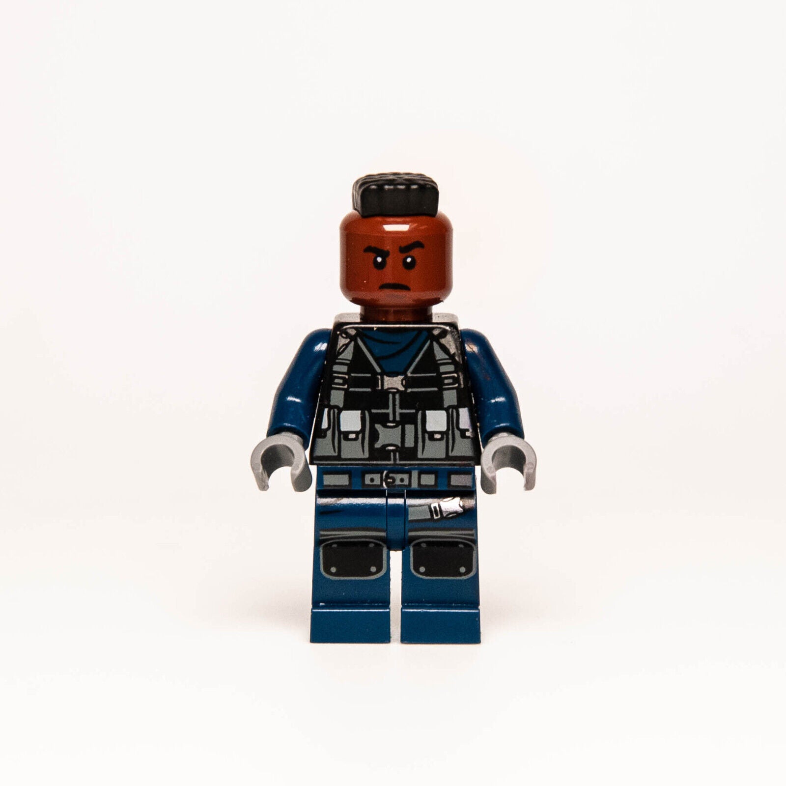 LEGO  Jurassic World Minifigure - ACU Tracker w/ Mohawk (jw035) 75931 - StudBee
