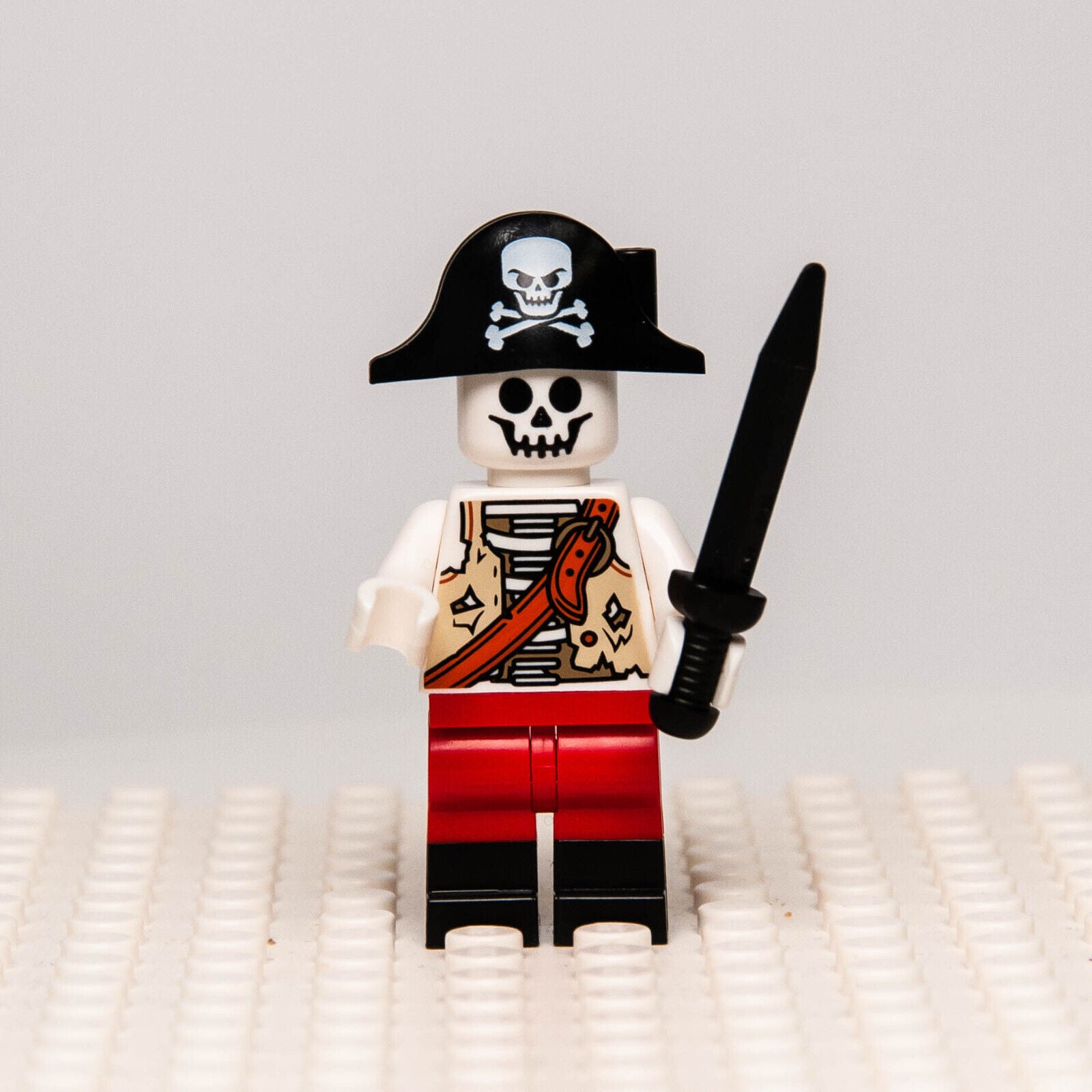 New Lego BAM 2023 Q2 Minifigure - Skeleton Pirate w/ Black Sword (pi - StudBee