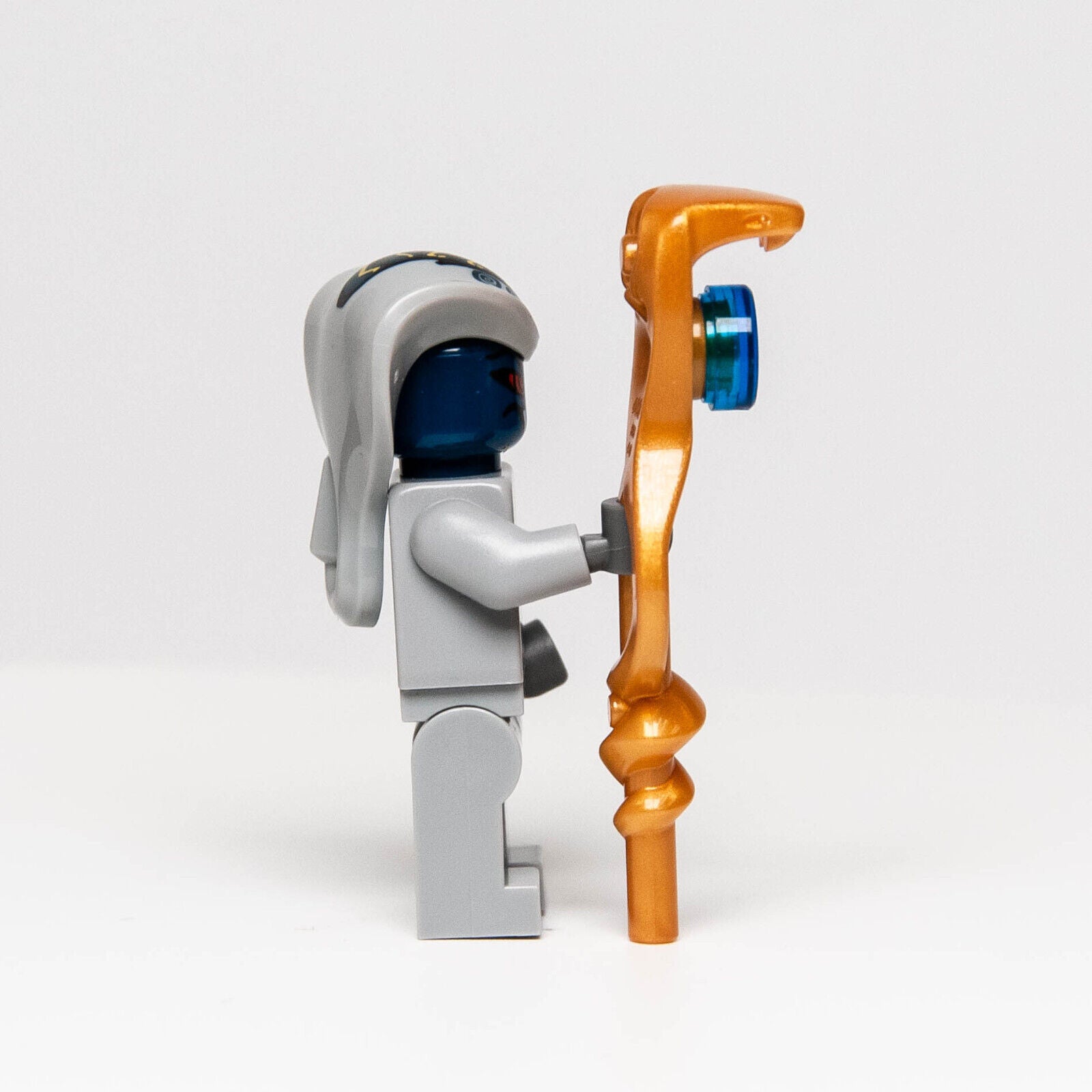 LEGO Rattla - Kai's Blade Cycle - 9441 (njo033) Minifigure w/ Staff - StudBee