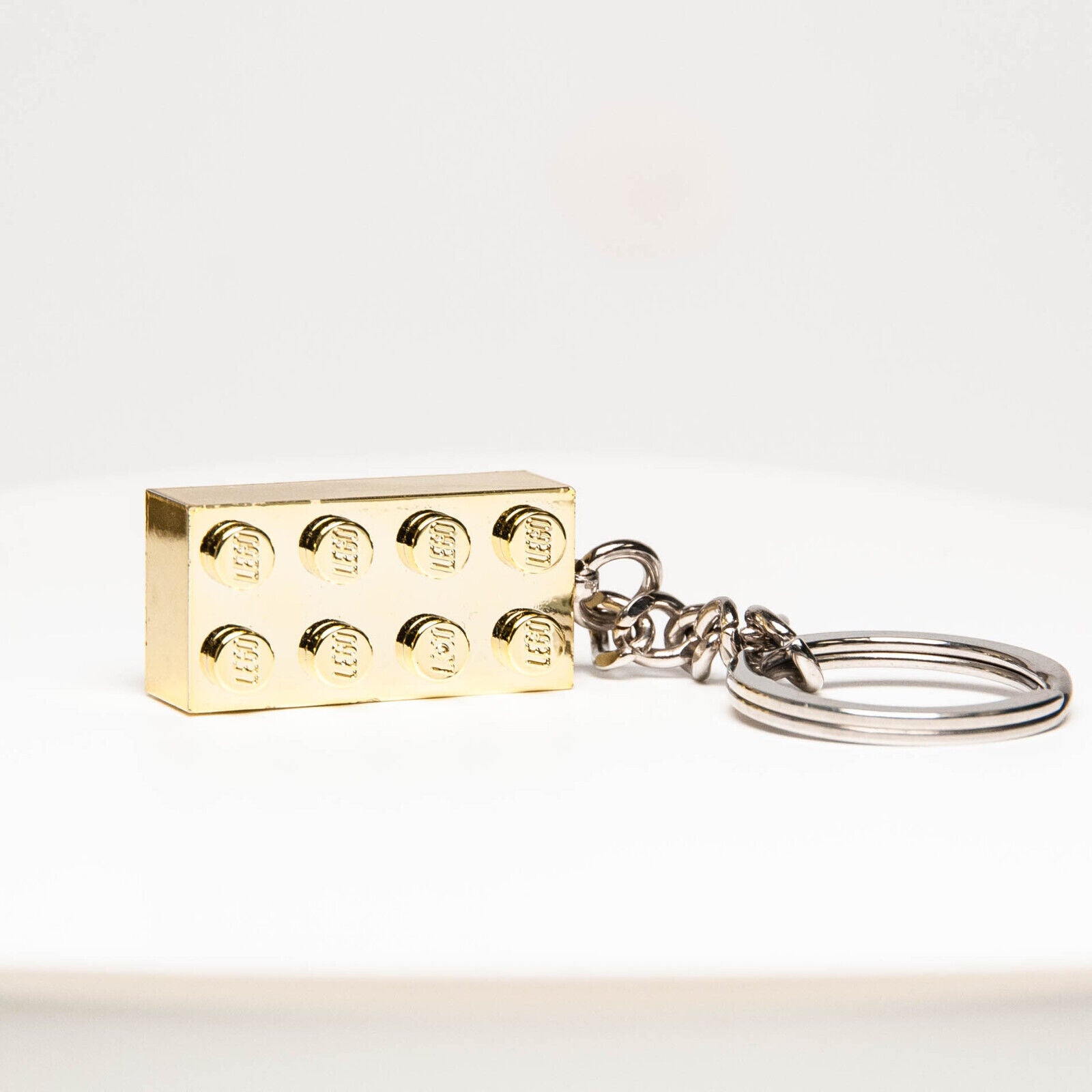 Lego Chrome Gold 2x4 Brick Keychain -  2009 (852445b) Masters - StudBee