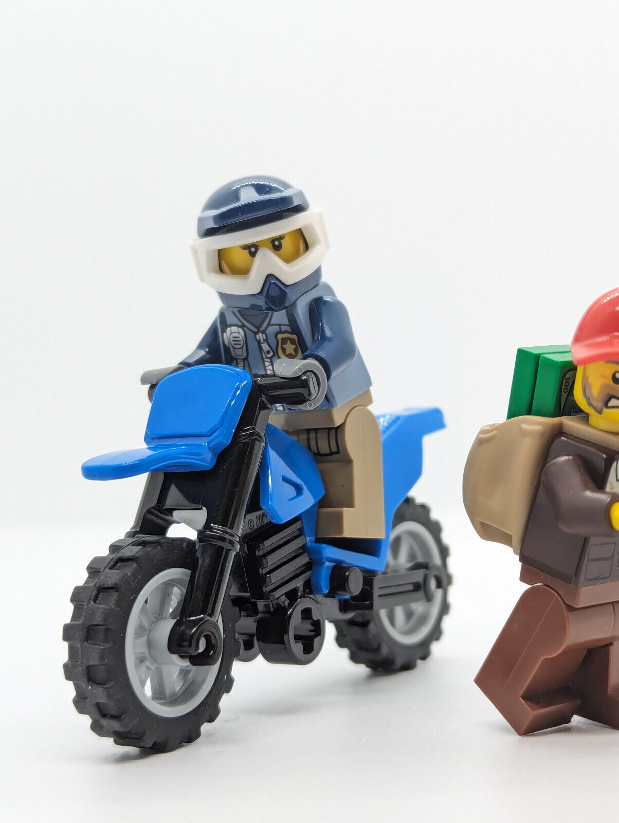 LEGO Mountain Police City Minifig Lot: Dirt Road Pursuit 60172 Motor Bike (cty - StudBee