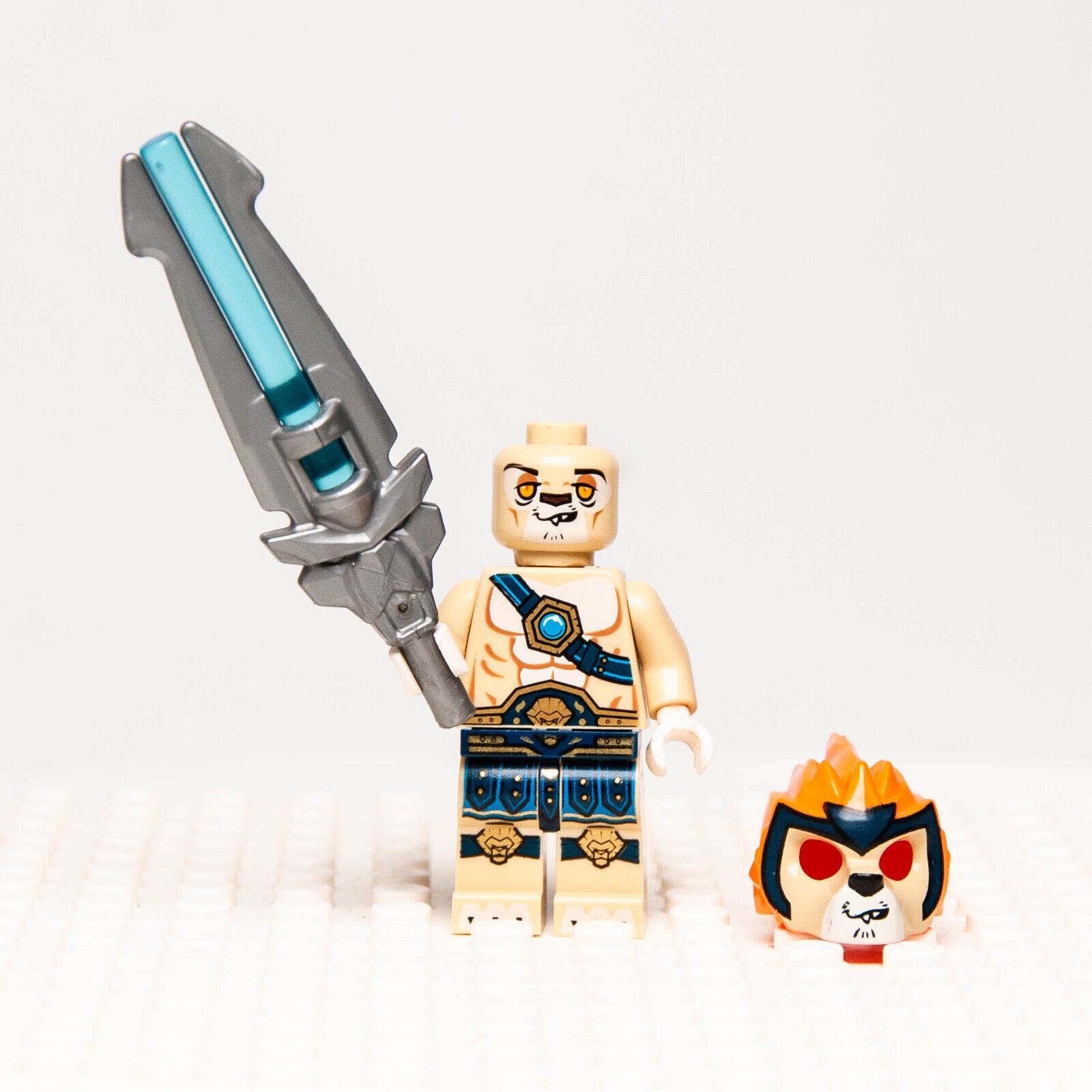 LEGO Chima Minifigure - Leonidas Lion w/ Sword  (loc017) 70014 - StudBee