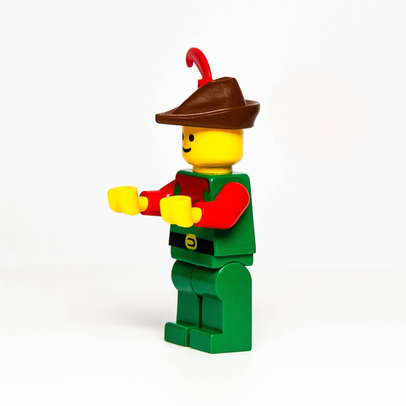 LEGO Castle Minifigure - Red Forestman (cas139) 6103 Brown Hat, Red Feather