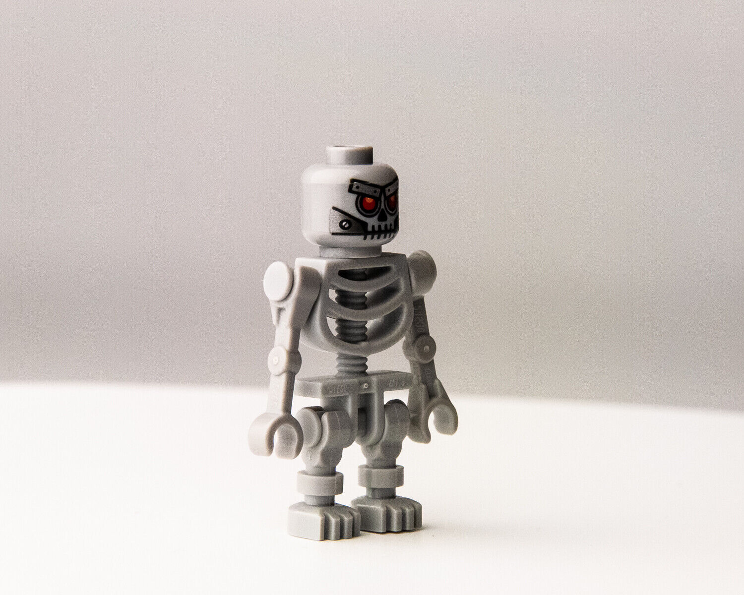 LEGO Robo Skeleton - The Lego Movie - 70817 70814 70807 (tlm048) Minifigure - StudBee
