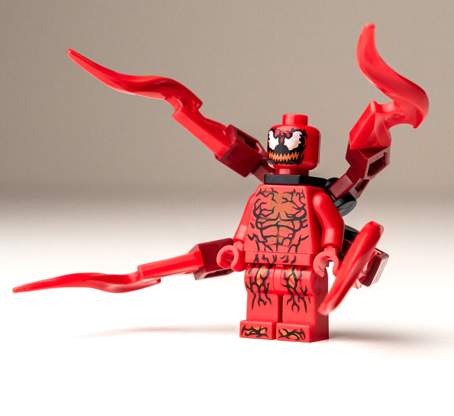 New LEGO Carnage - Medium Appendages Minifigure - 76173 (sh683) - StudBee