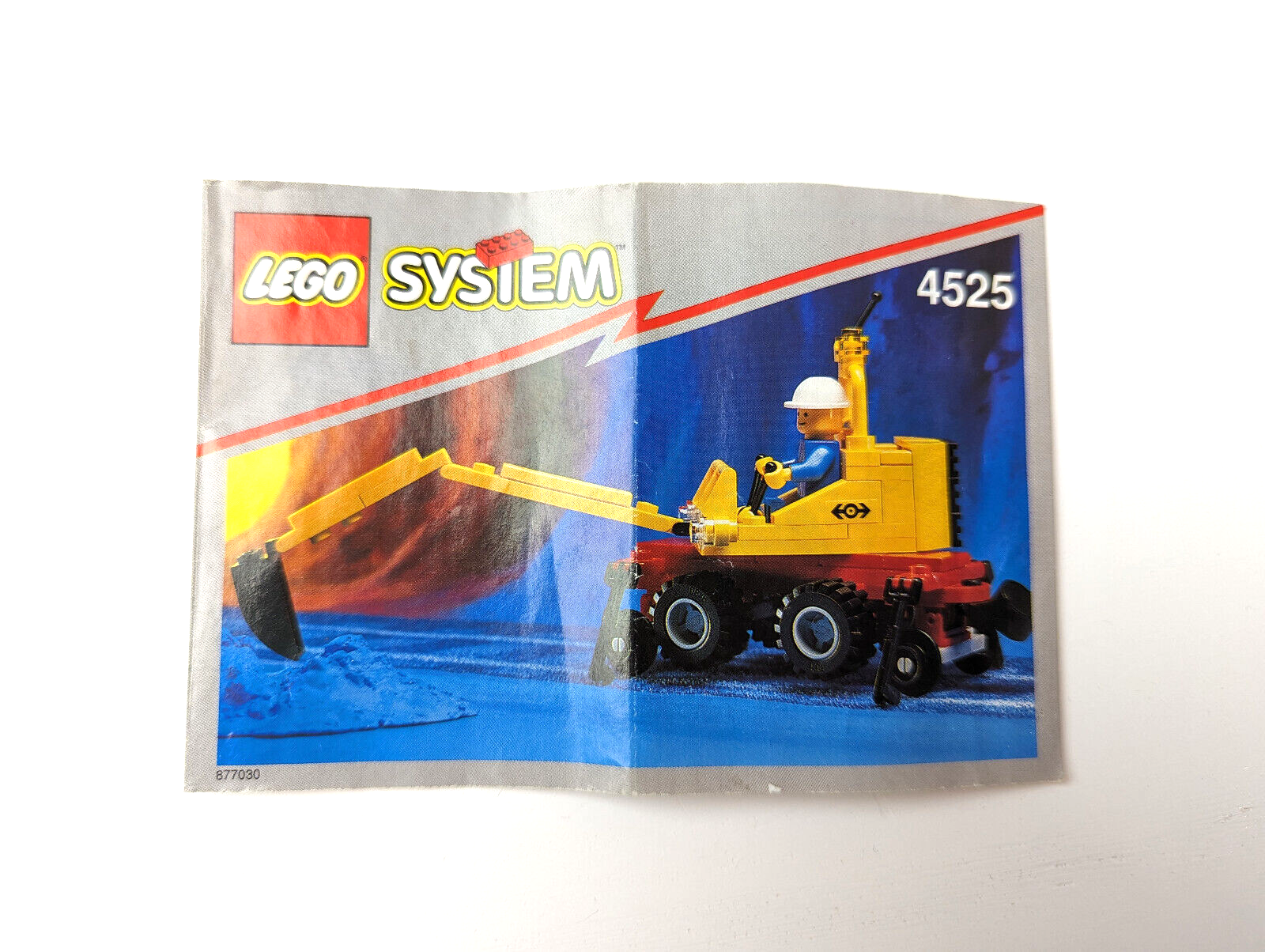 LEGO Town 9V Train 4525 Road and Rail Repair - 100% Complete with Manual & Box - StudBee