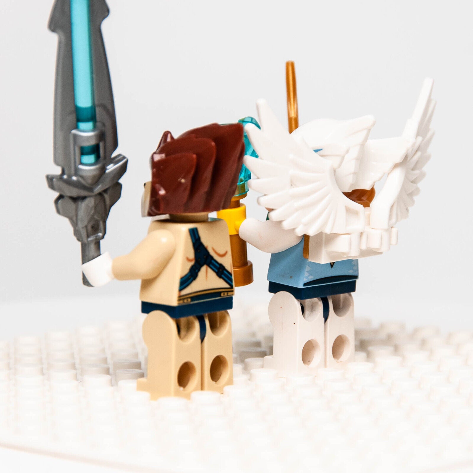 (Lot of 2) LEGO Chima Minifigures Lennox (loc003), Ewar Gold Armor (loc014) - StudBee