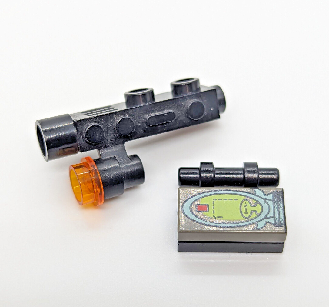 Lego Life on Mars Lot: LoM Assistant (lom013) & Martian Vega (lom012) 1195 - StudBee